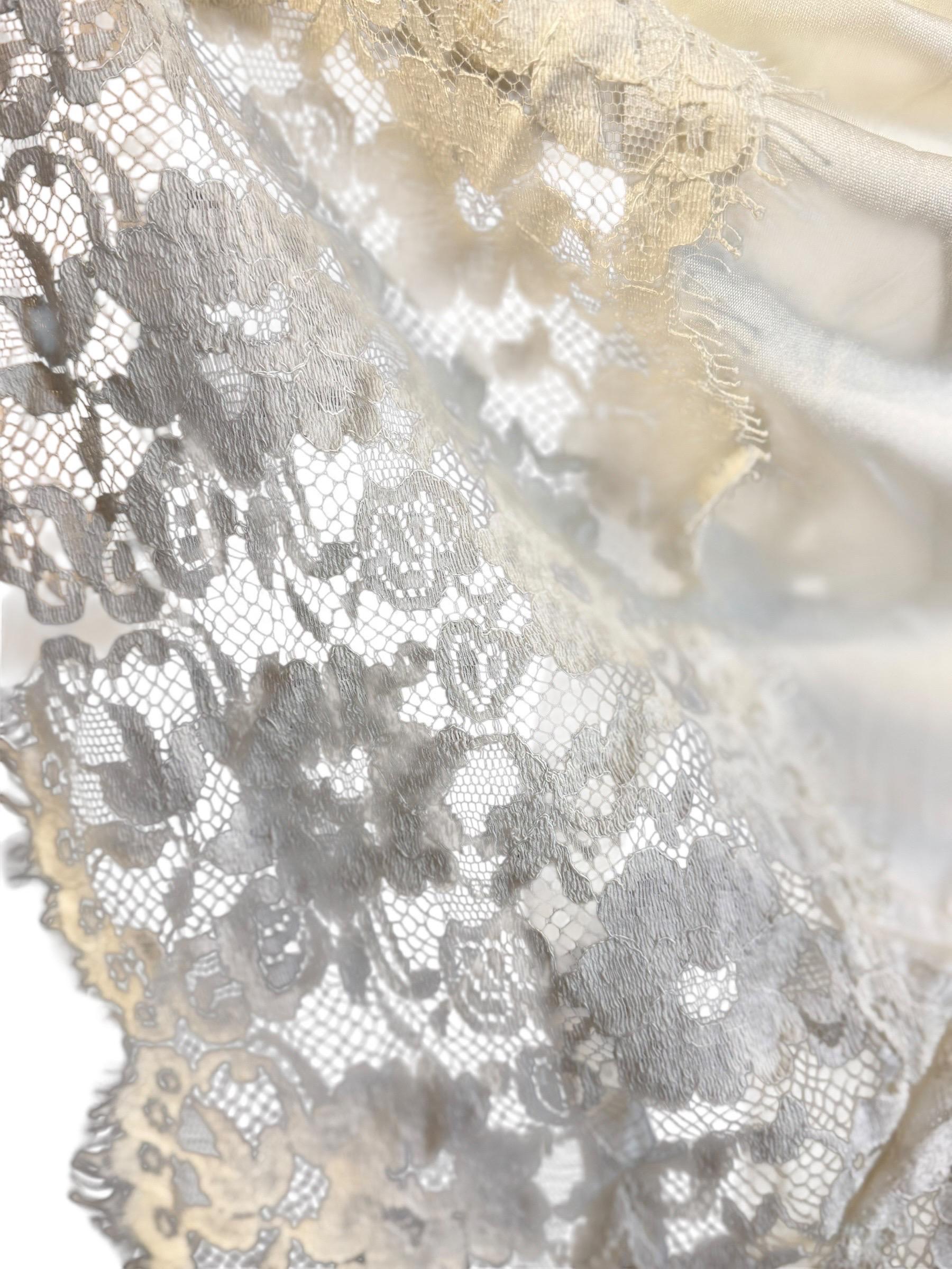 Abito da sposa o da ricevimento vintage anni '70 in pizzo avorio off-shoulder a pieghe in vendita 5