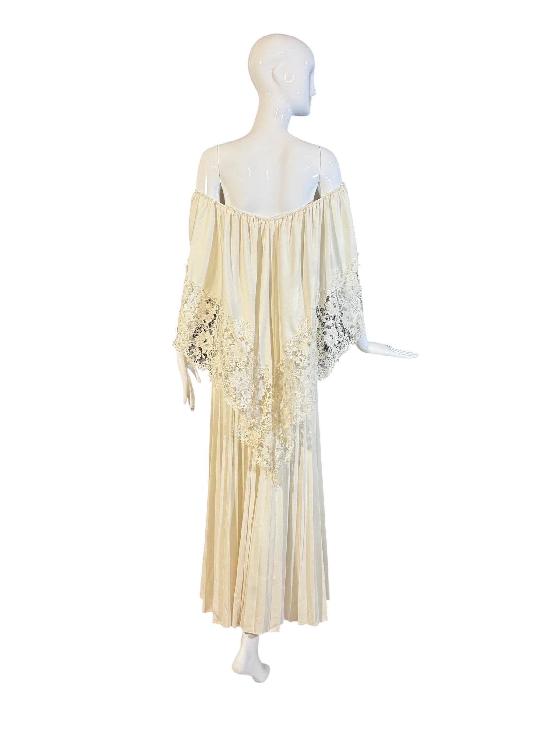 Abito da sposa o da ricevimento vintage anni '70 in pizzo avorio off-shoulder a pieghe in vendita 7