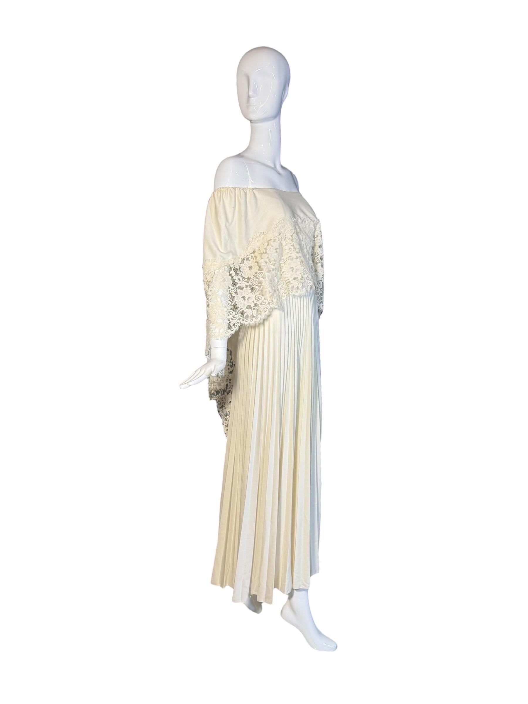 Abito da sposa o da ricevimento vintage anni '70 in pizzo avorio off-shoulder a pieghe in vendita 3