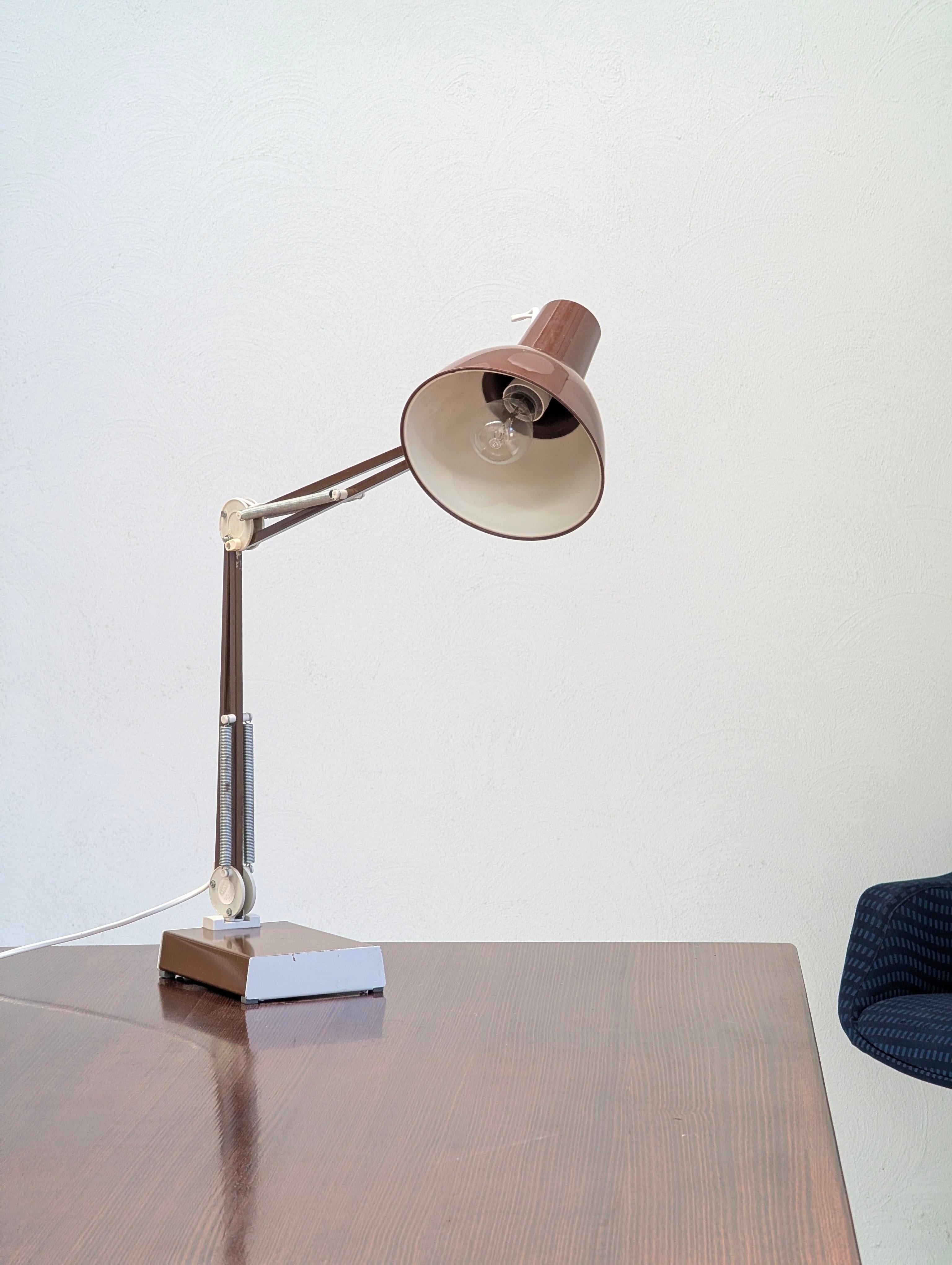 A true icon of Scandinavian design, this is the original Luxo L-1 architect lamp designed by Jac Jacobsen in 1937.

Jacobsen's design was a brilliant Norwegian modification of the English task lamp, resulting in a perfectly balanced and incredibly