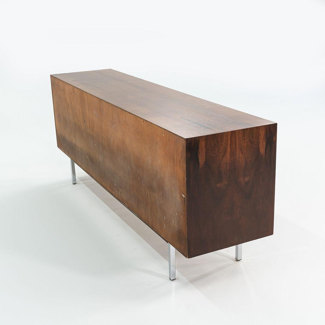 Jack Cartwright per Founders, credenza in legno di palissandro e cromo, anni '70 In condizioni buone in vendita a Philadelphia, PA