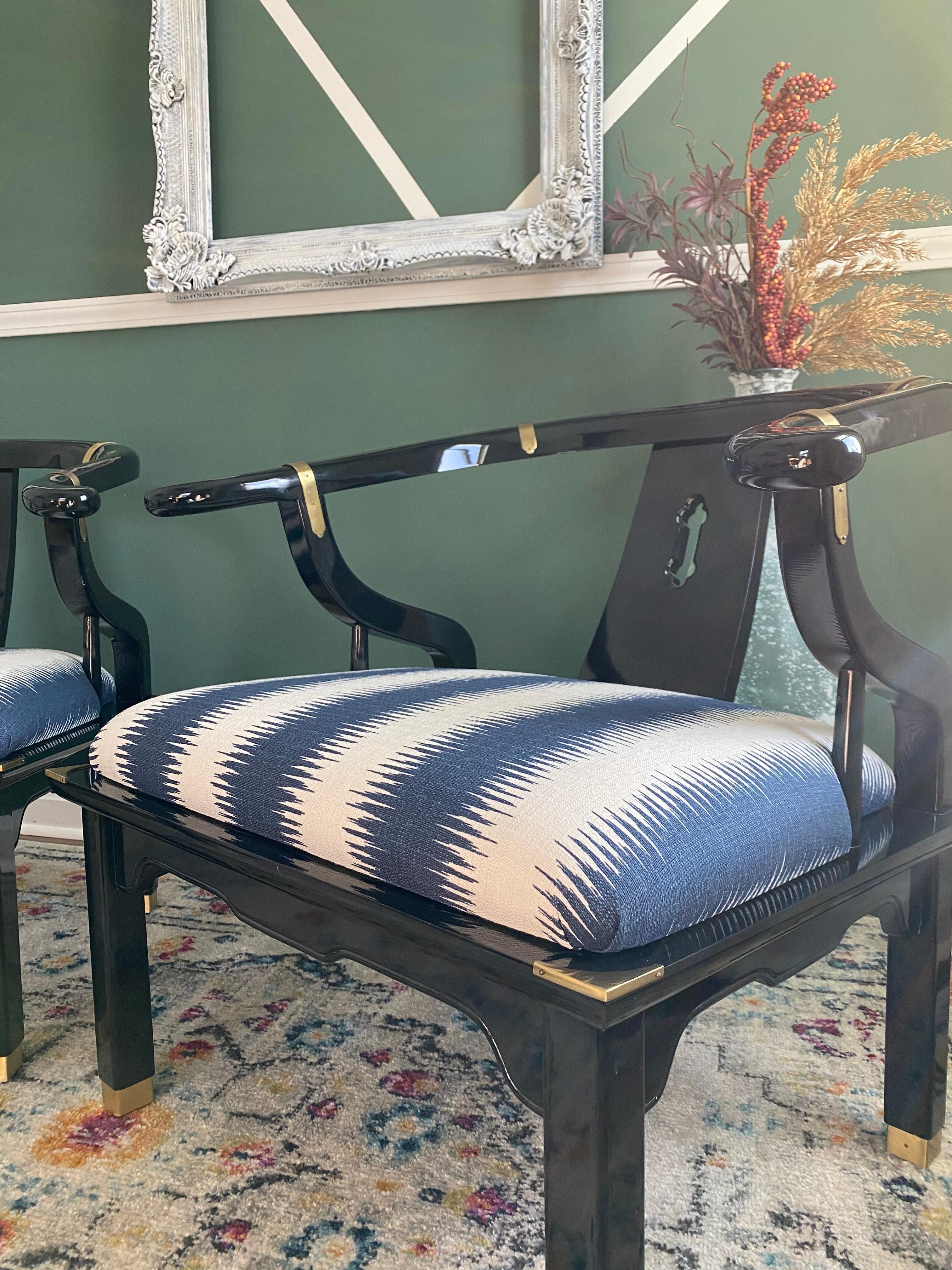 American 1970s James Mont for Century Furniture Chinoiserie Horseshoe Ming Chairs, Pair For Sale