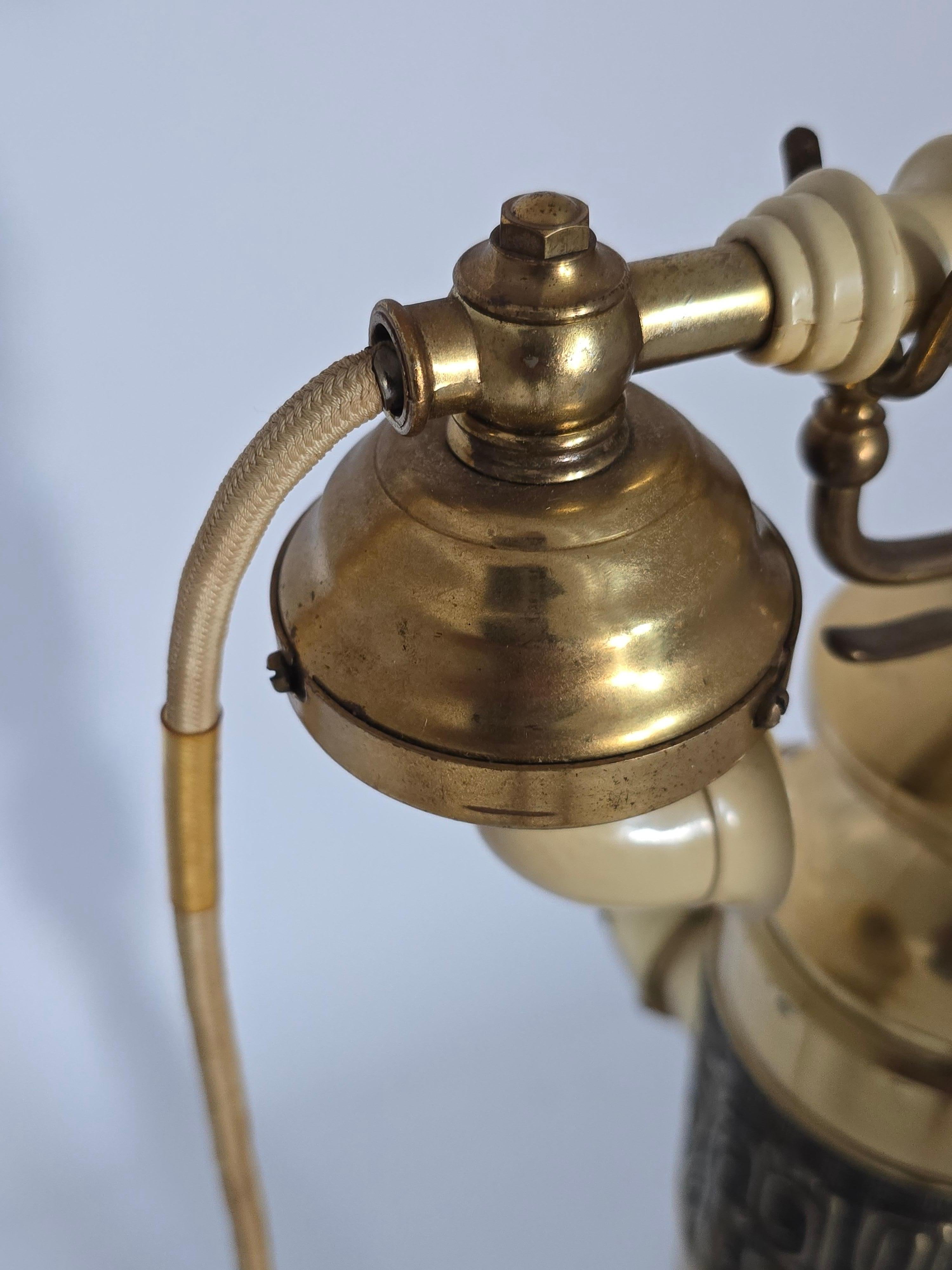 Telefono rotante alto e spesso in ottone in stile James Mont degli anni '70 in vendita 5