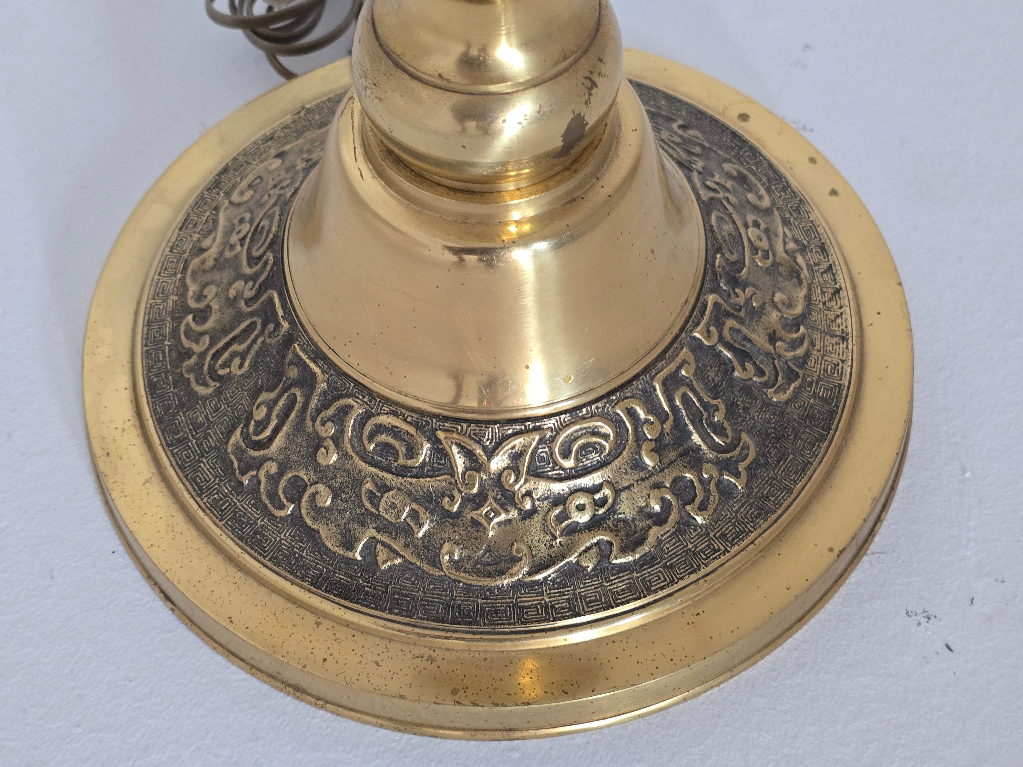 Ottone Telefono rotante alto e spesso in ottone in stile James Mont degli anni '70 in vendita