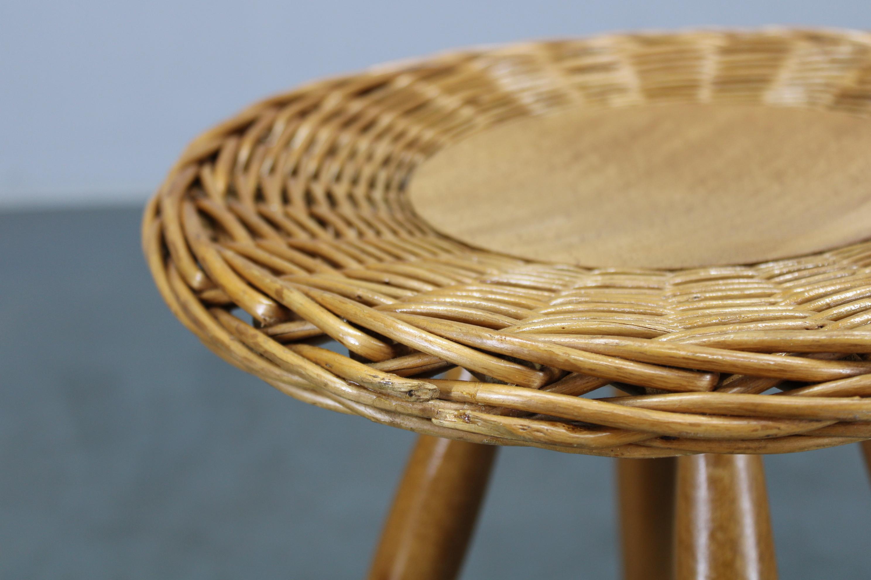 Fine XX secolo Sgabello in legno Jan Kalous del 1970 per ULUV, Cecoslovacchia in vendita