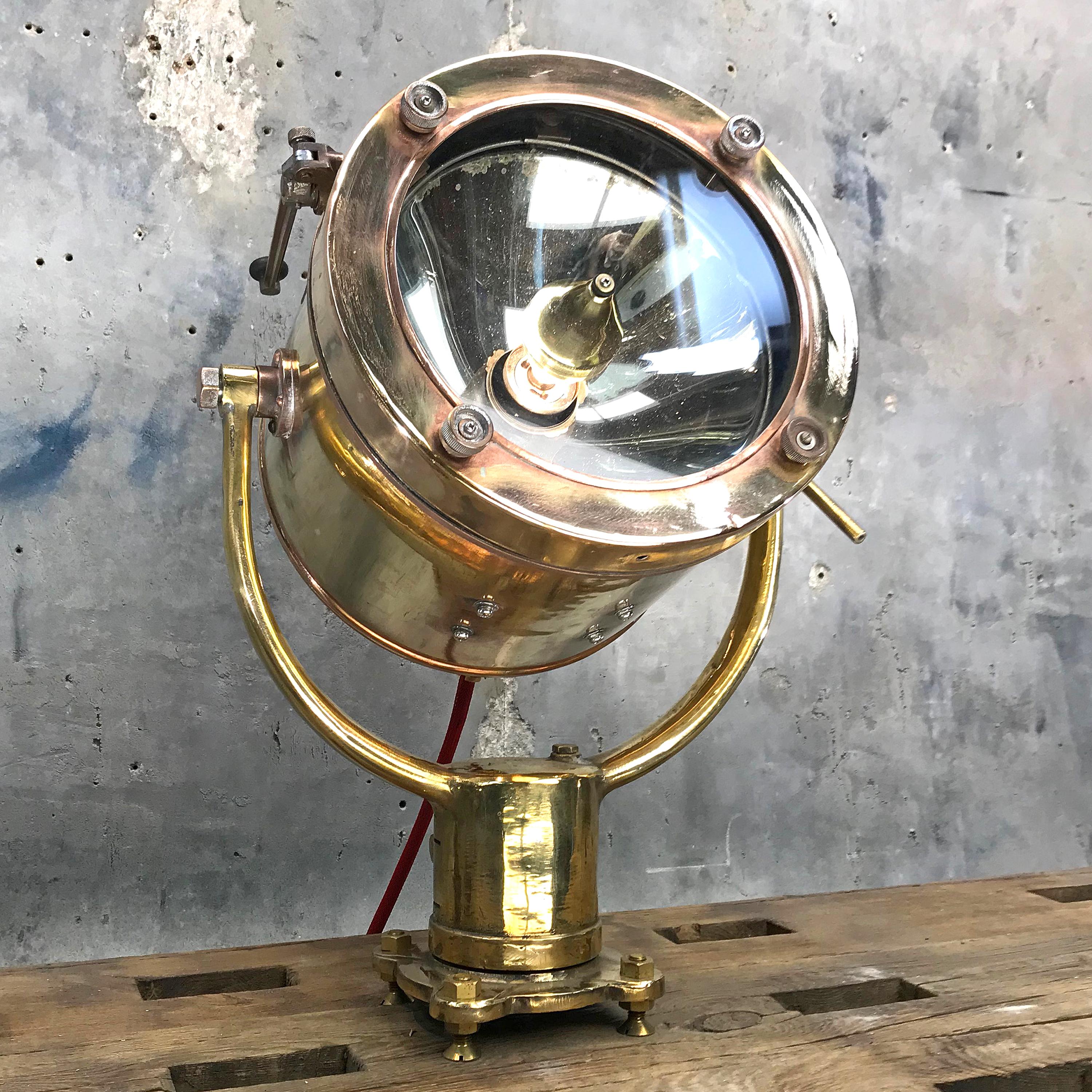 1970s Japanese Brass Signalling Projector Lamp, Shonan Kosakusho Tokyo In Excellent Condition In Leicester, Leicestershire