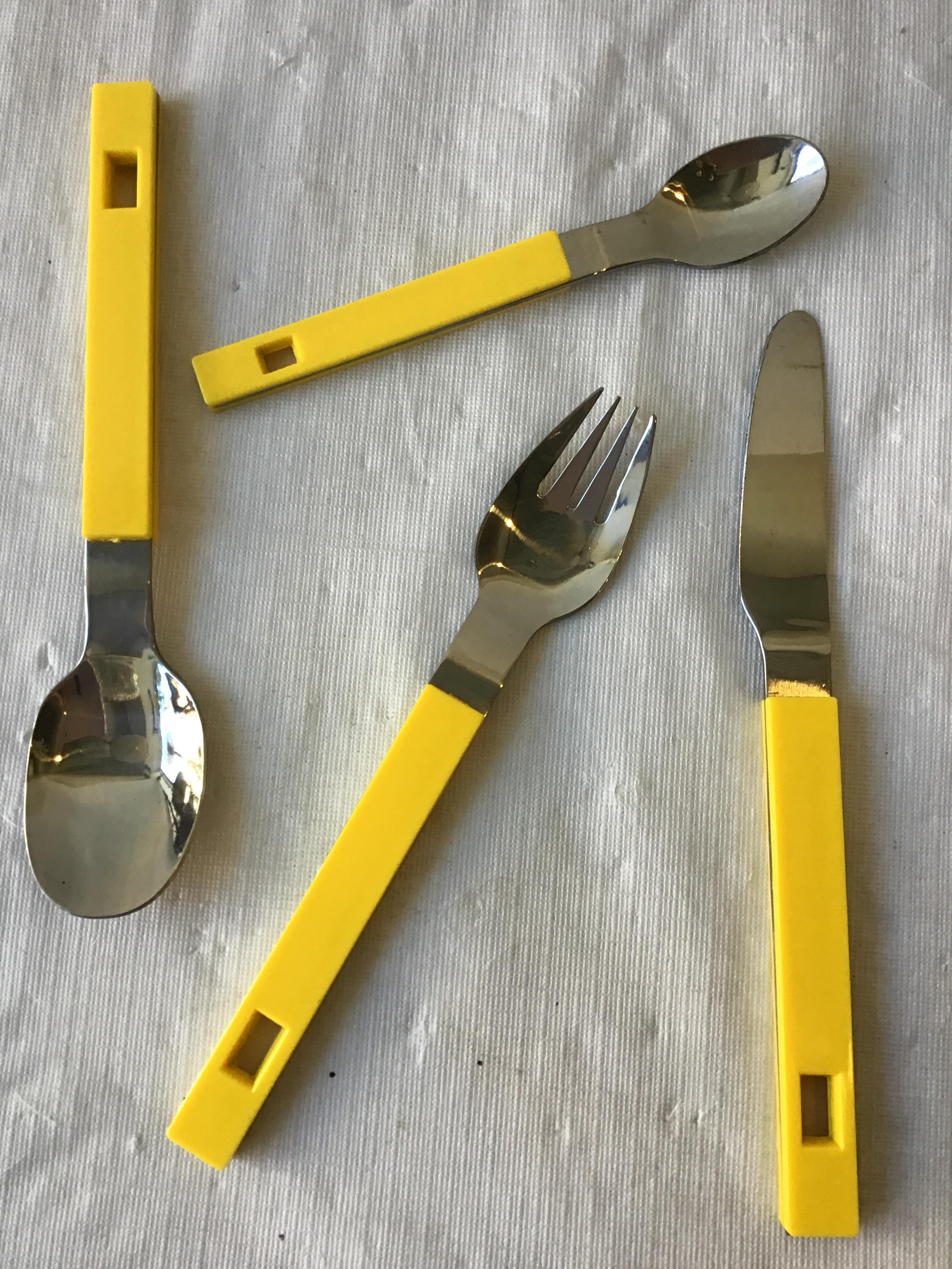 1970s Japanese Flatware Service In Good Condition In Tarrytown, NY
