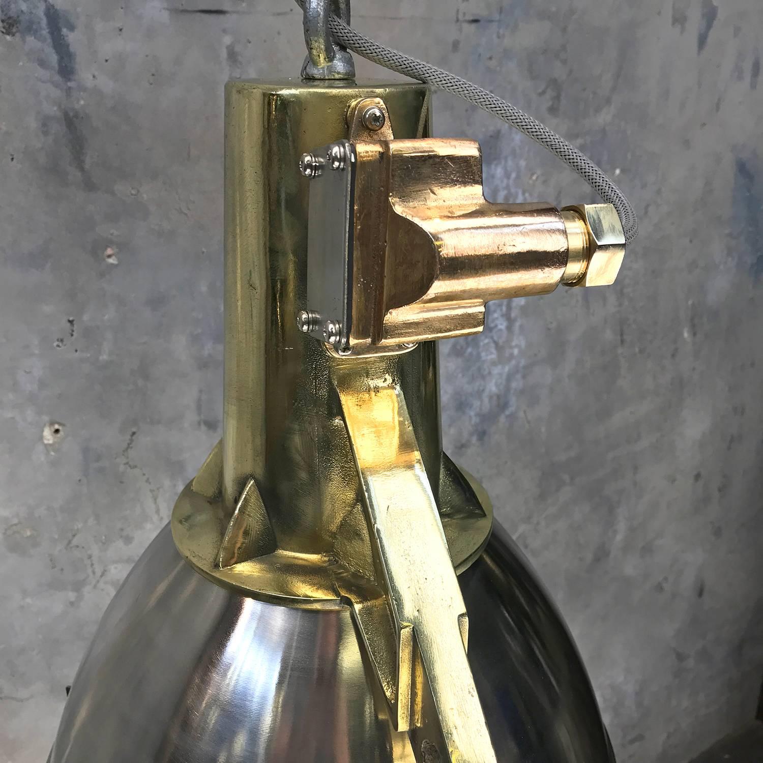Grande lampe à suspension japonaise des années 1970 en acier inoxydable, laiton moulé et bronze en vente 10