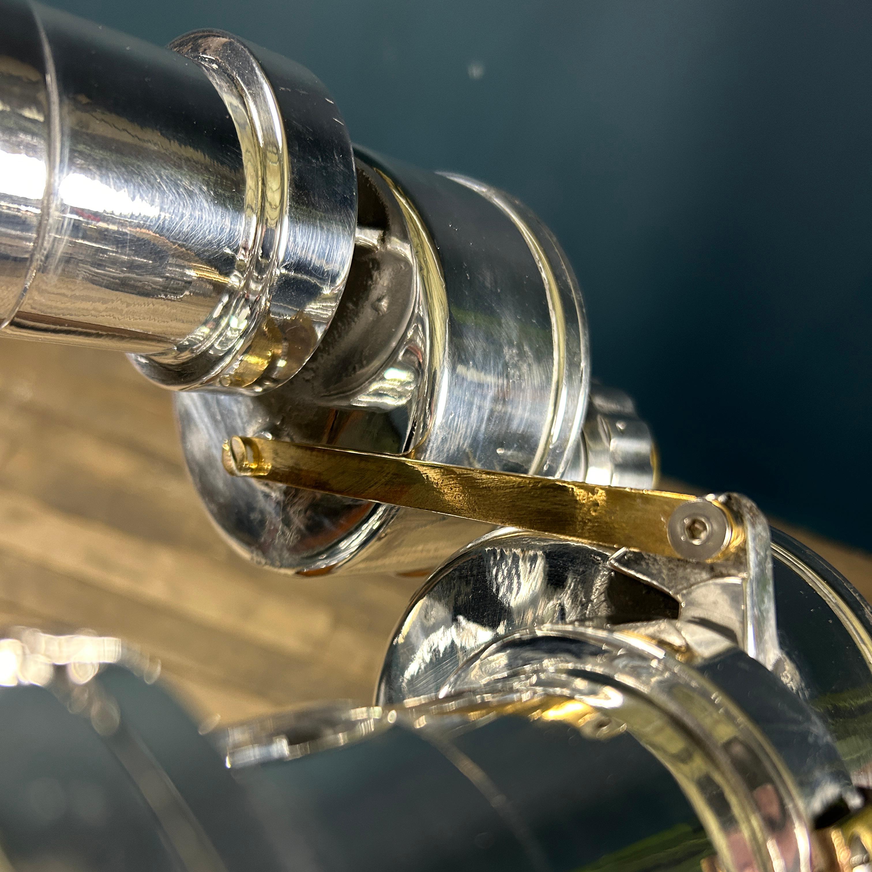 Jumelles militaires japonaises Nikon 20 x 120 Big Eye et trépied, années 1970 en vente 10