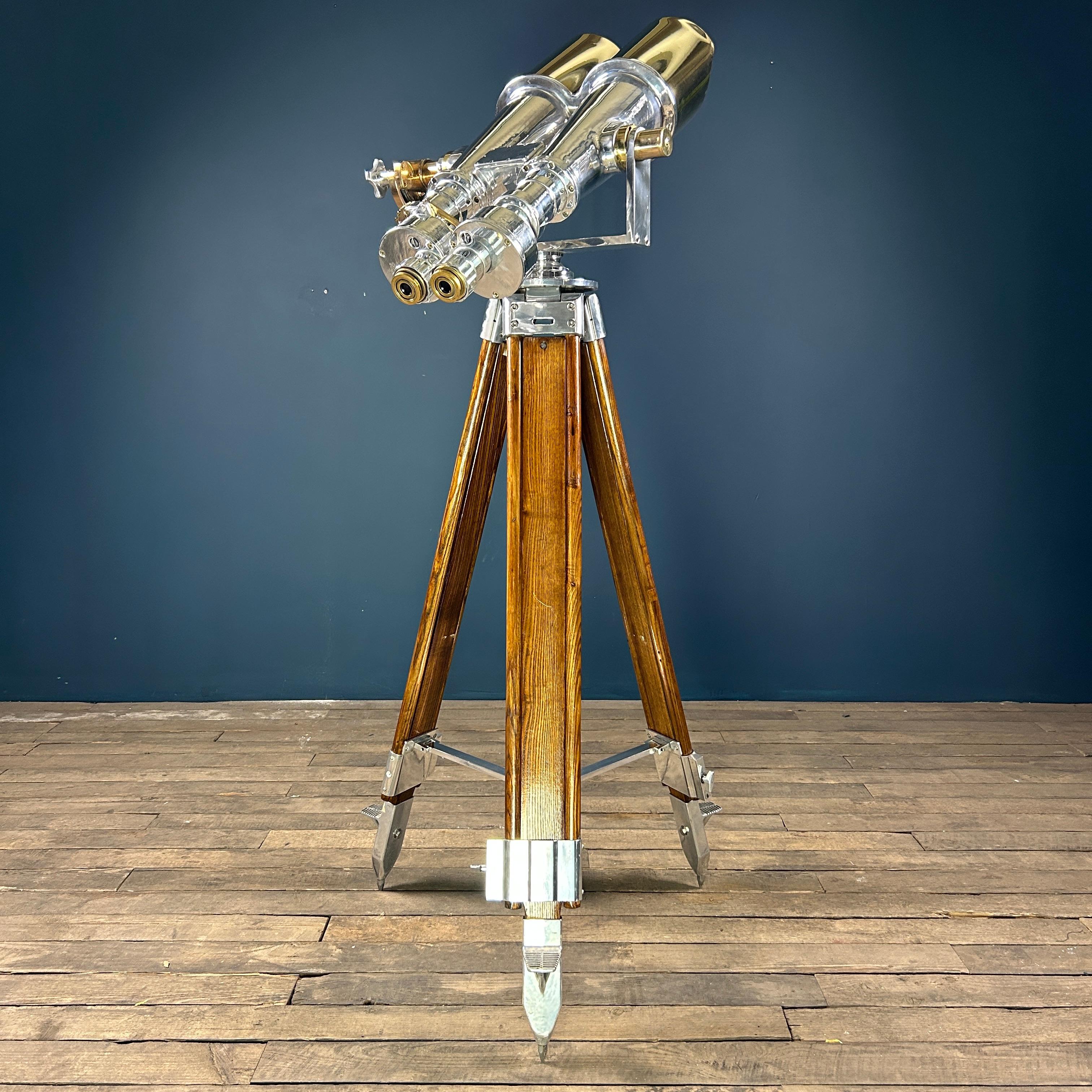 Japonais Jumelles militaires japonaises Nikon 20 x 120 Big Eye et trépied, années 1970 en vente