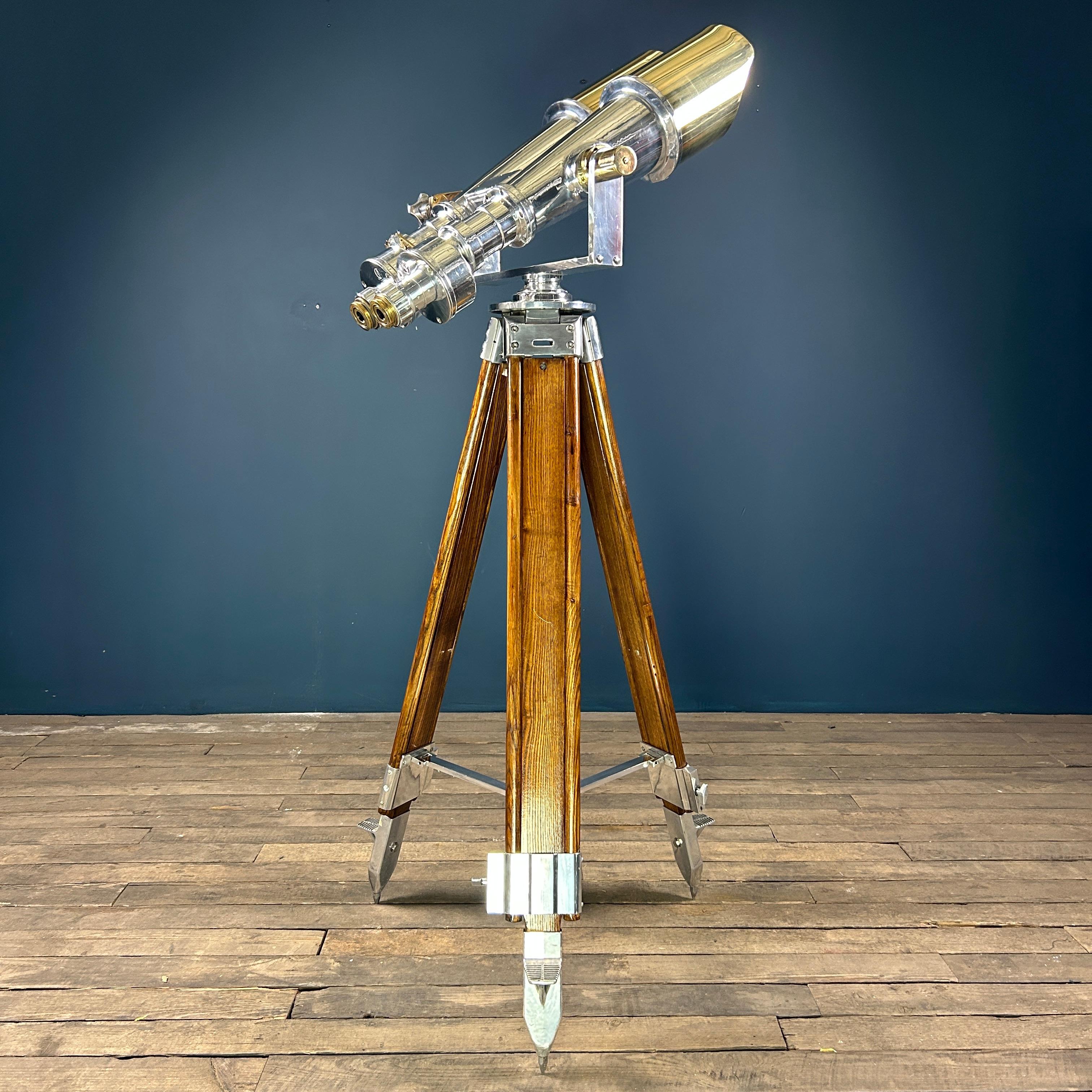 Moulage Jumelles militaires japonaises Nikon 20 x 120 Big Eye et trépied, années 1970 en vente