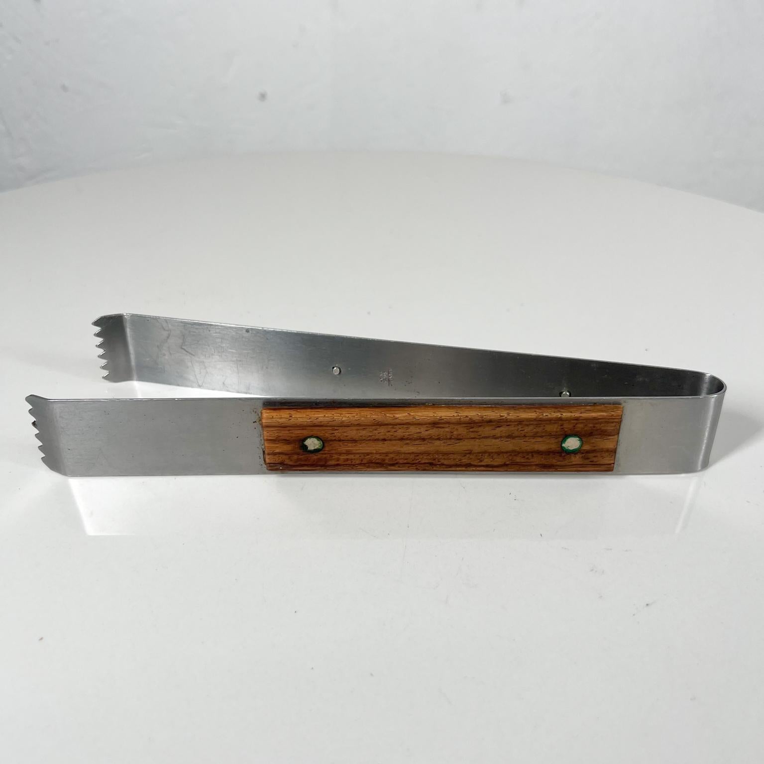 Mid-Century moderno Pinze per ghiaccio da bar giapponesi degli anni '70 Acciaio inossidabile e Wood in vendita