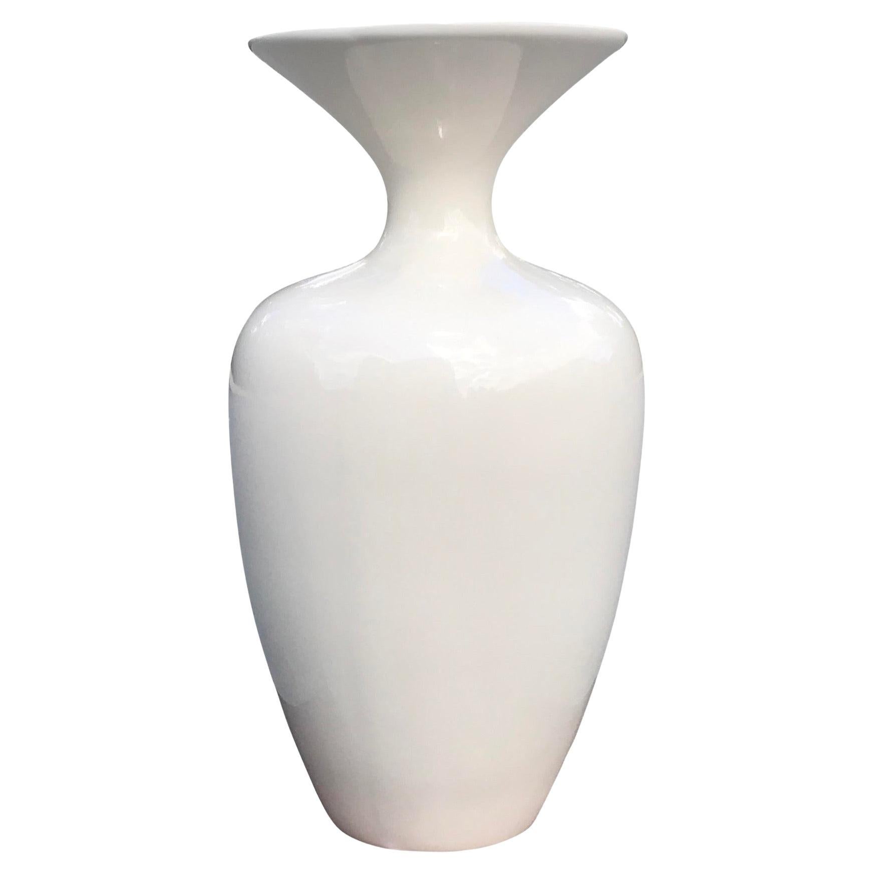 Vase monumental en céramique blanche Jaru des années 1970 en vente