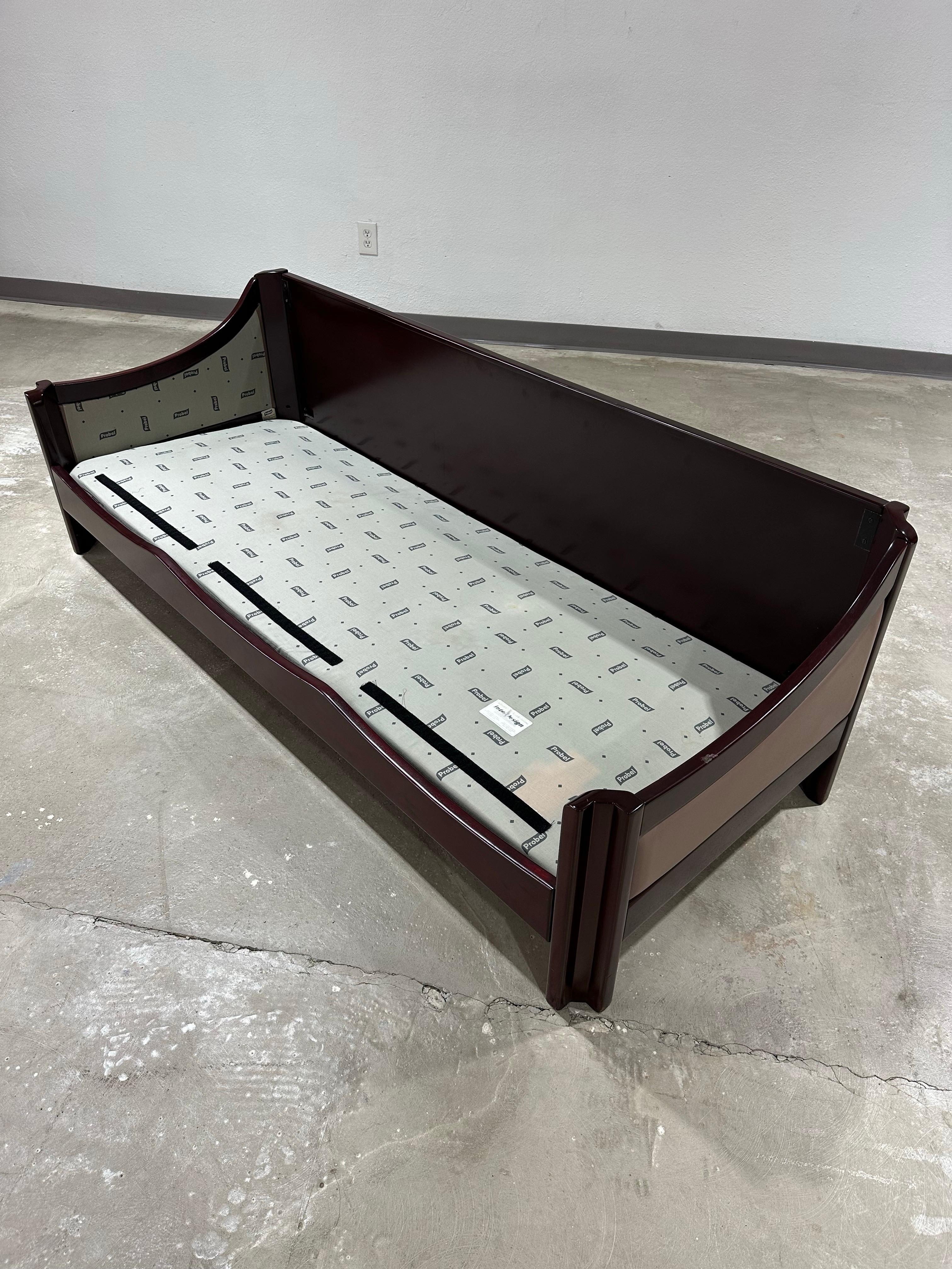 1970’s Jean Gillon for Probel Brazilian Modernist Rosewood and Leather Sofa 4