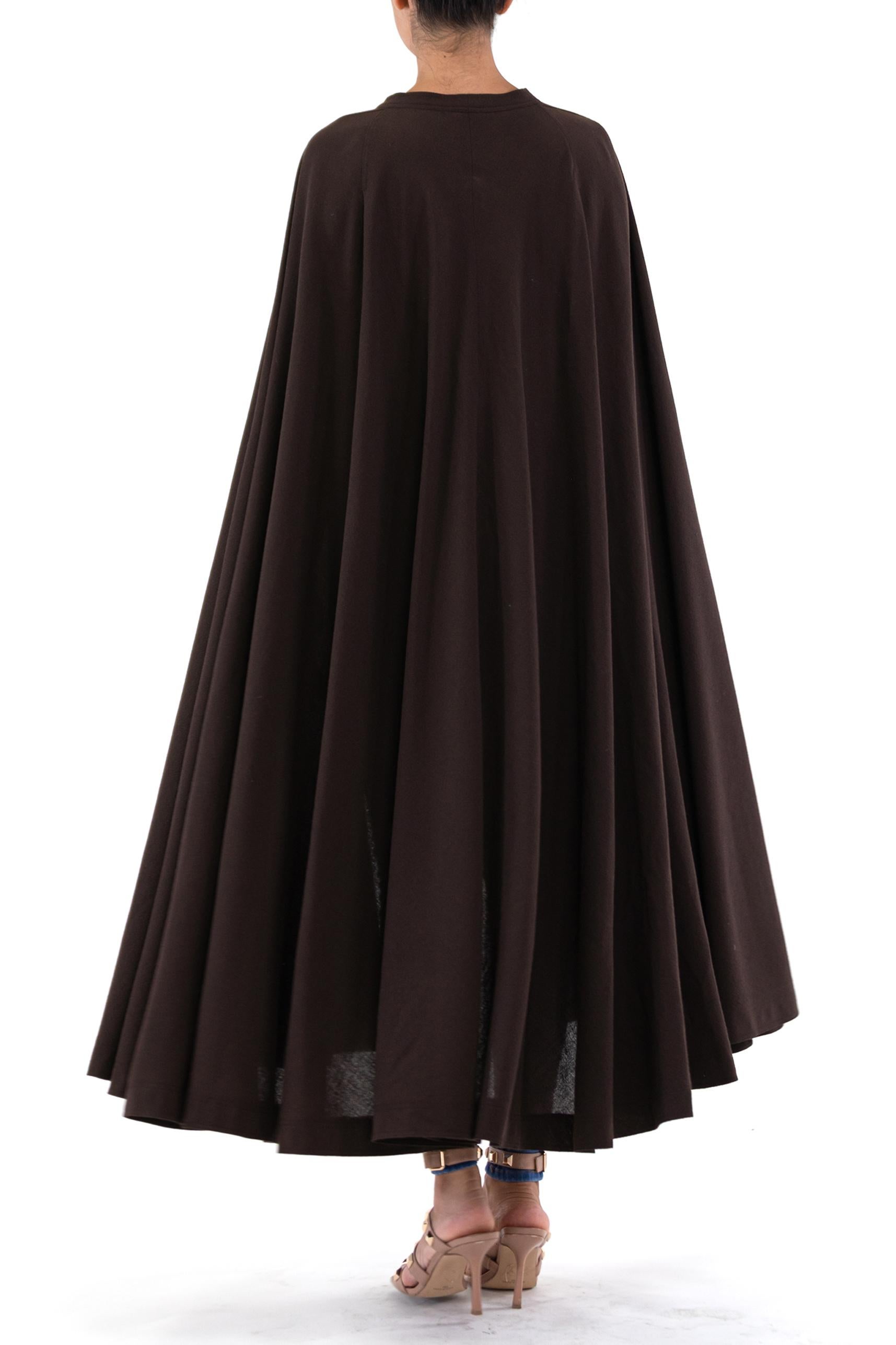1970S JEAN MUIR Chocolate Brown Wool Crepe Cape In Excellent Condition For Sale In New York, NY