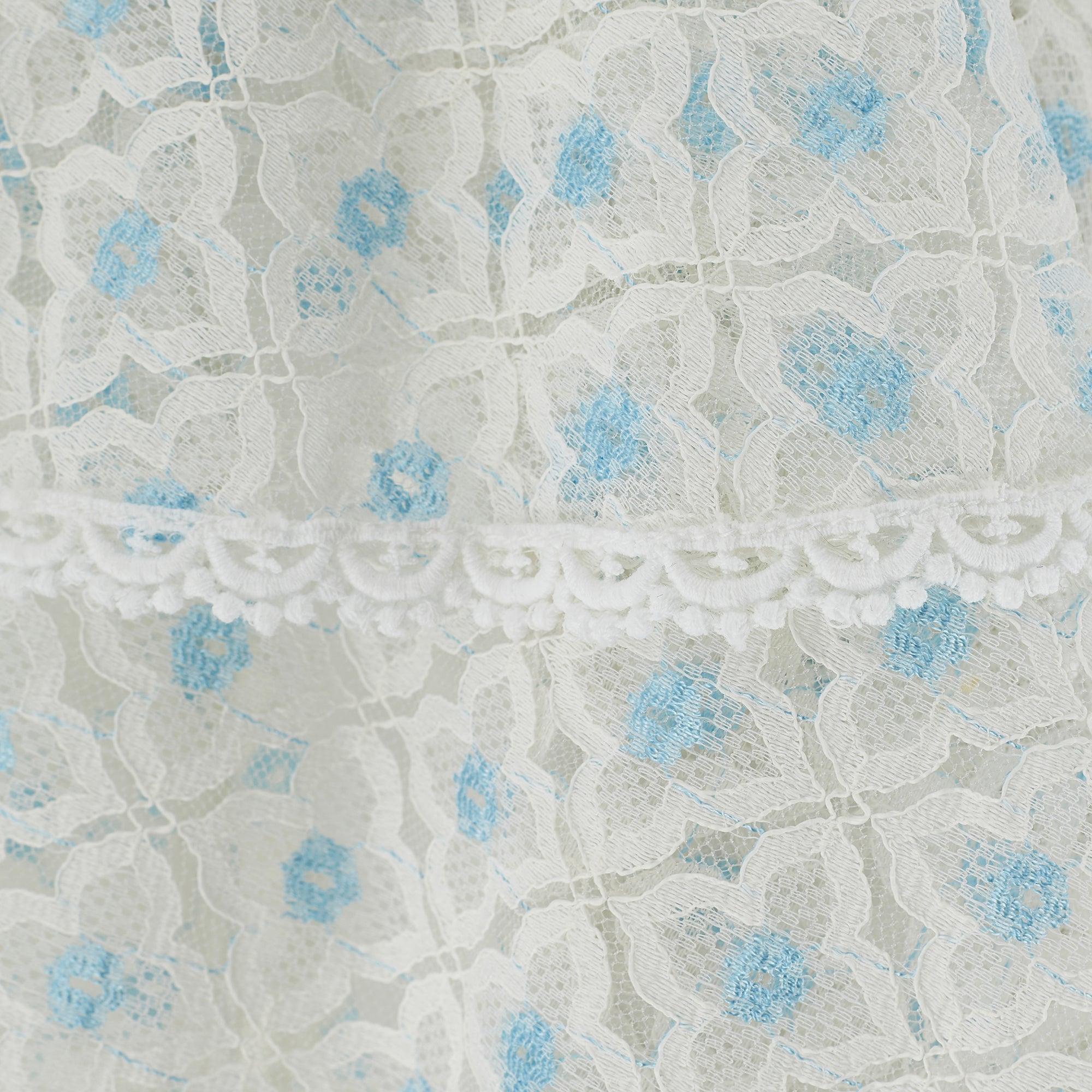 Maxivestido de volantes de encaje azul y blanco de Jean Varon de los años 70 en Excelente estado para la venta en London, GB