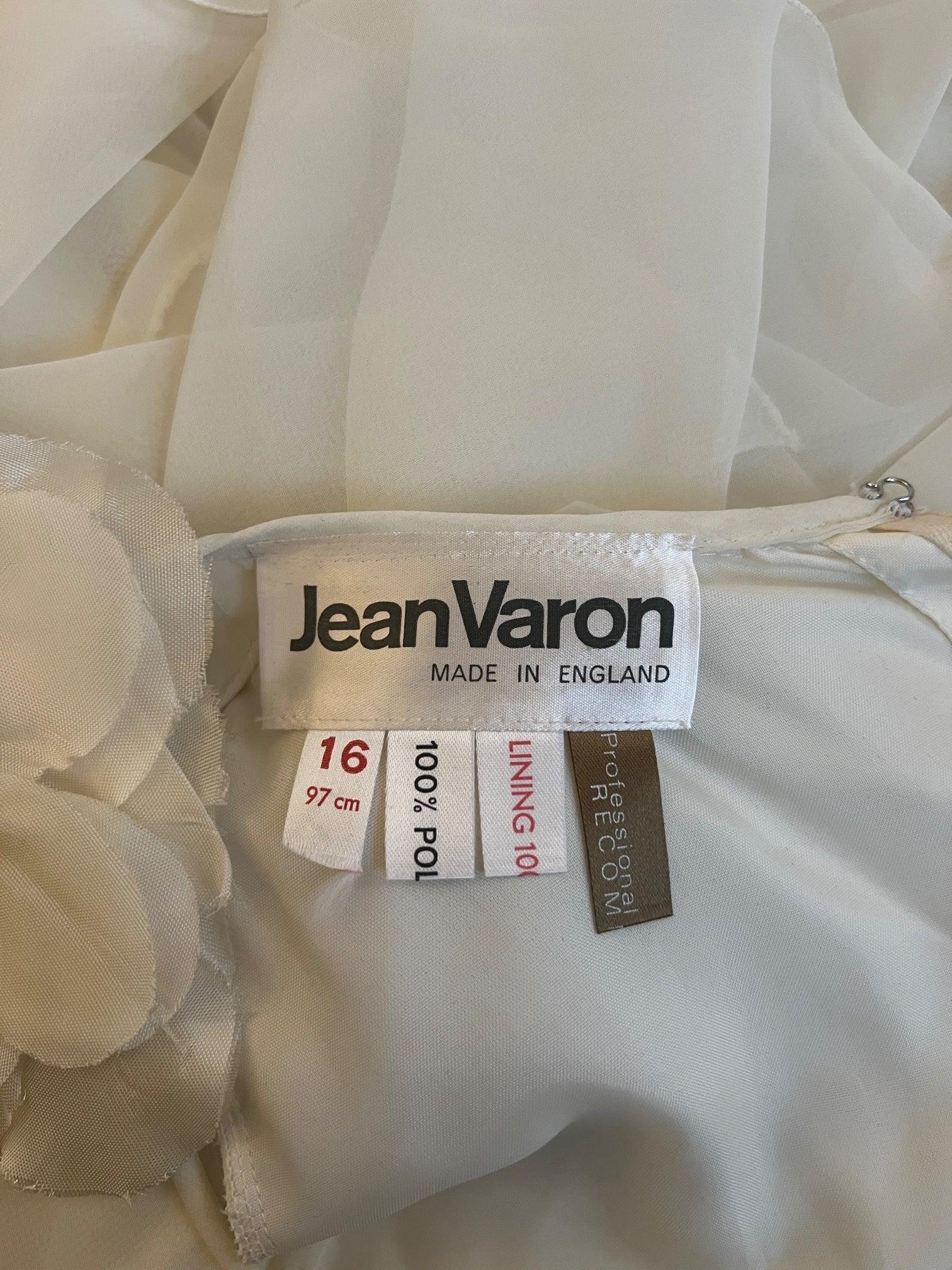 1970er Jahre Jean Varon Cremefarbenes gestuftes Maxikleid aus Georgette im Angebot 1