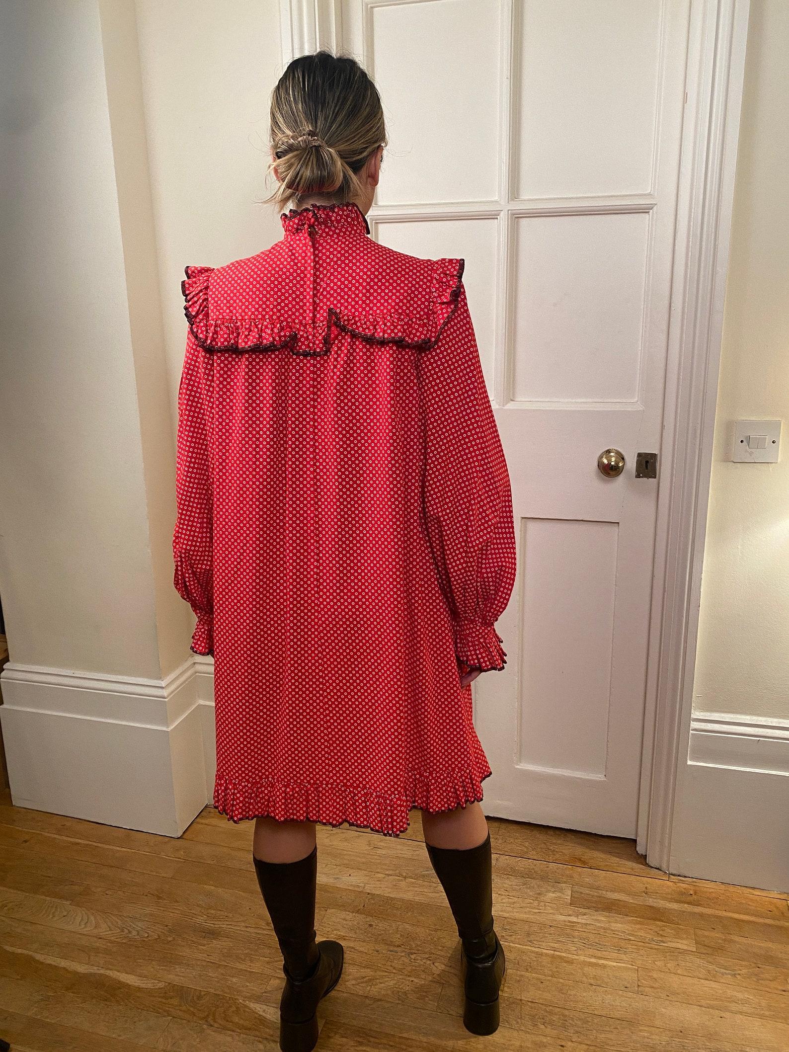 1970s Jean Varon Red Circle Print Tunic Dress en vente 4