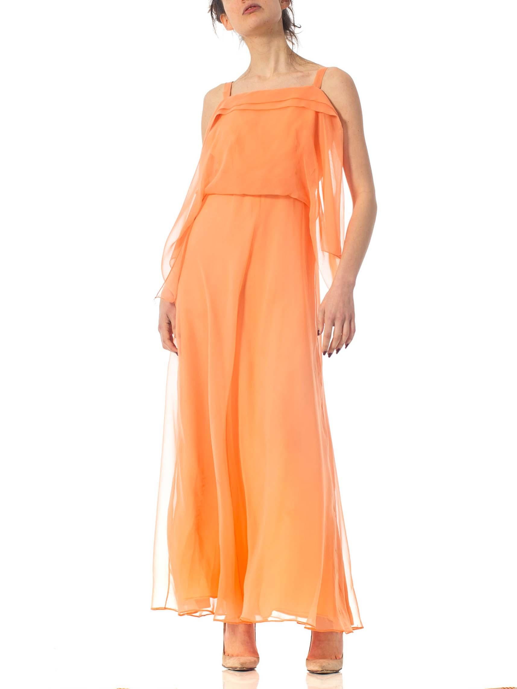 1970S JEAN VARON Peach Polyester Chiffon Backless Minimal Disco Goddess Gown For Sale 1