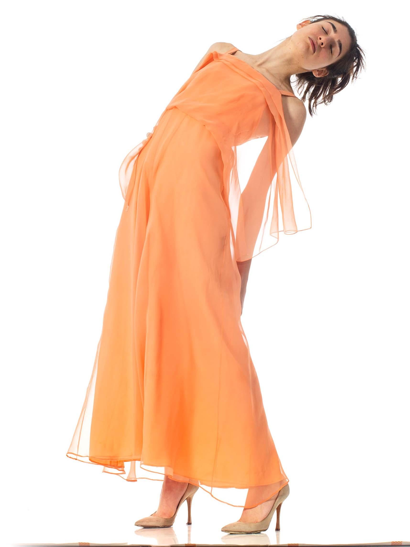 1970S JEAN VARON Peach Polyester Chiffon Backless Minimal Disco Goddess Gown For Sale 3
