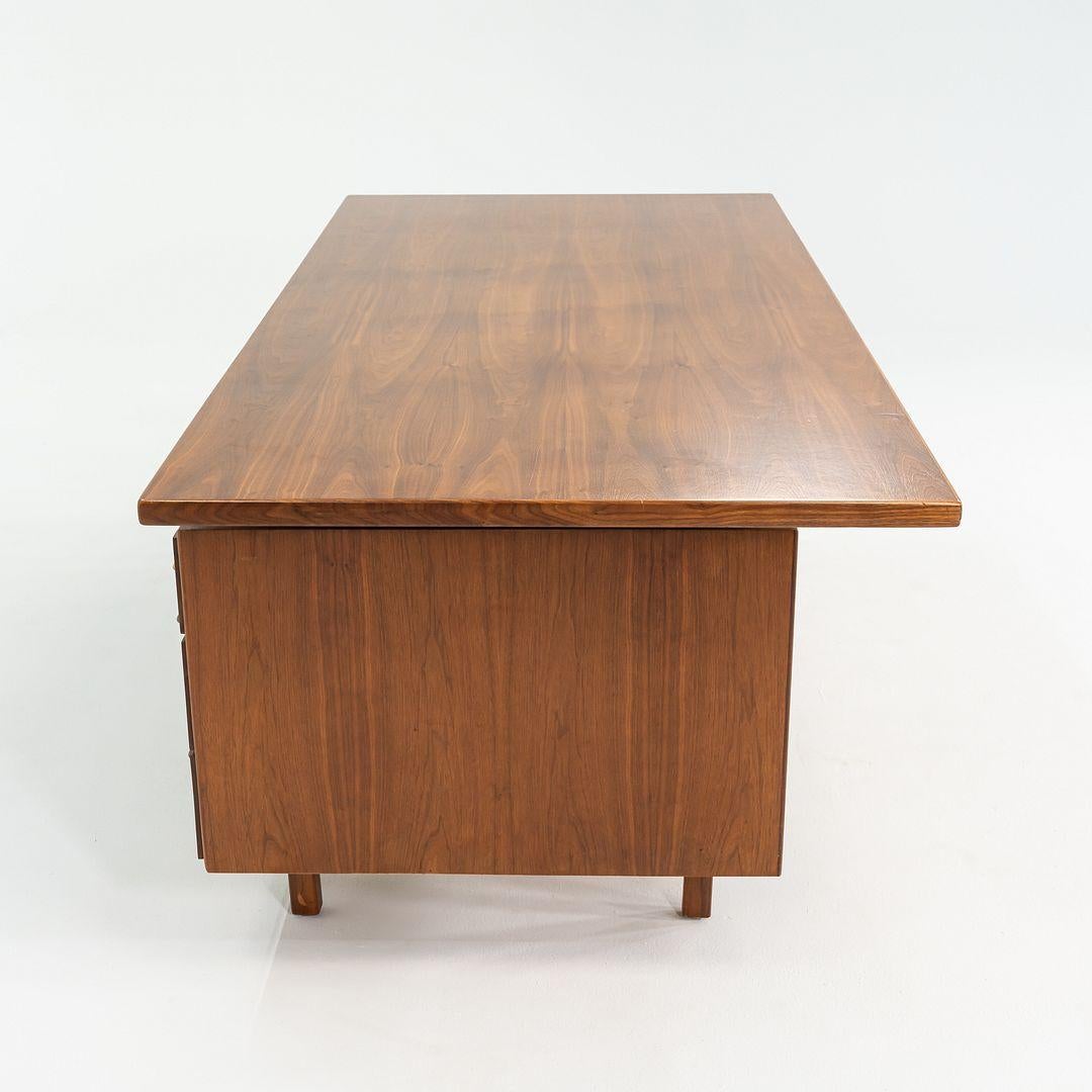 1970s Jens Risom Design Executive Desk in Walnut with Three Drawers For Sale 6