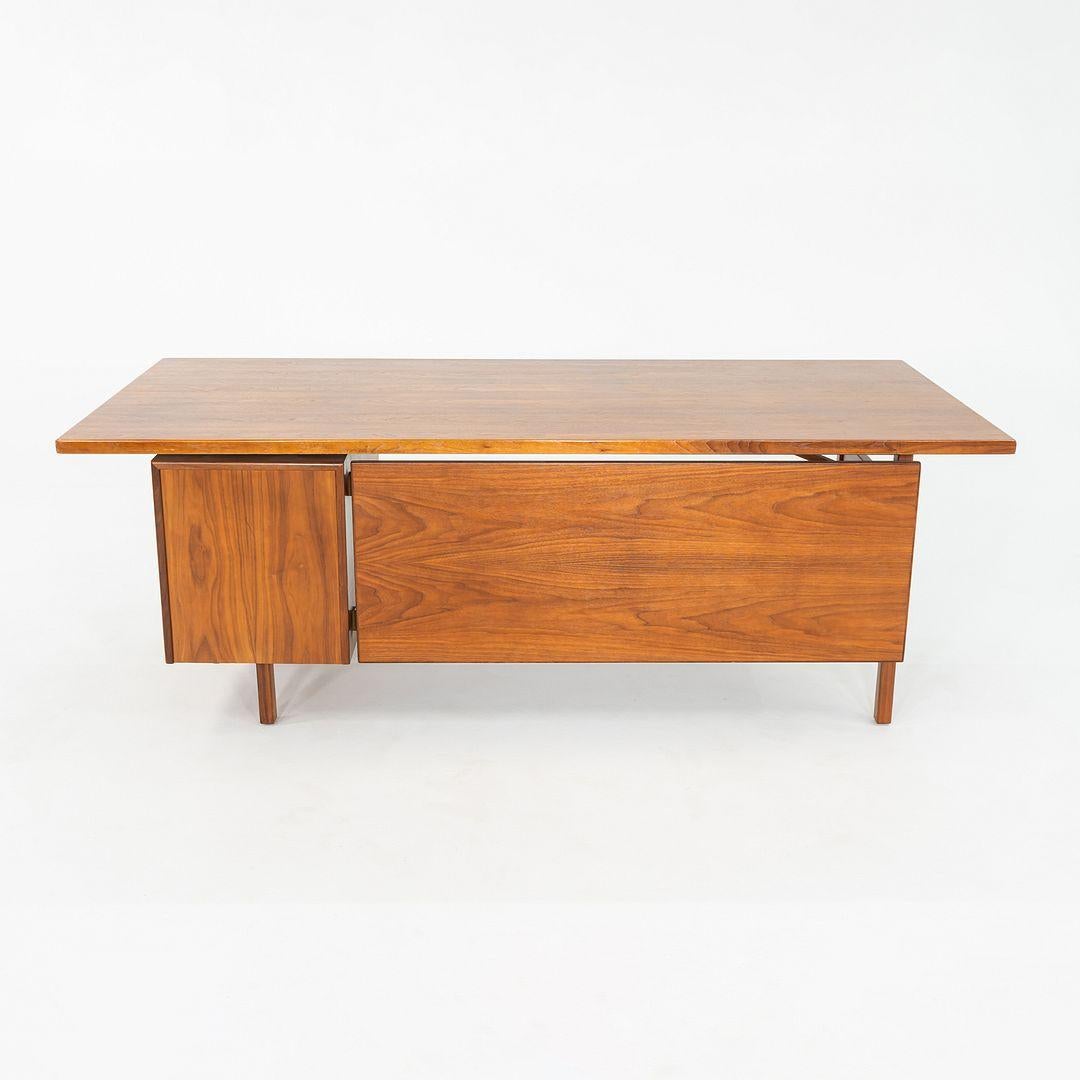 1970s Jens Risom Design Executive Desk in Walnut with Three Drawers For Sale 3