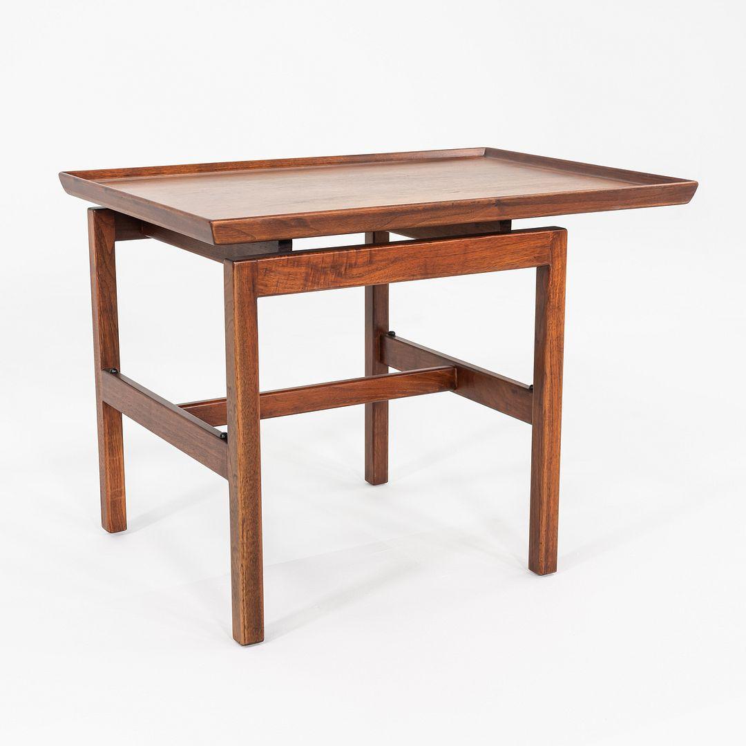 Modern 1970s Jens Risom Designs Side / End Table in Walnut 21x30