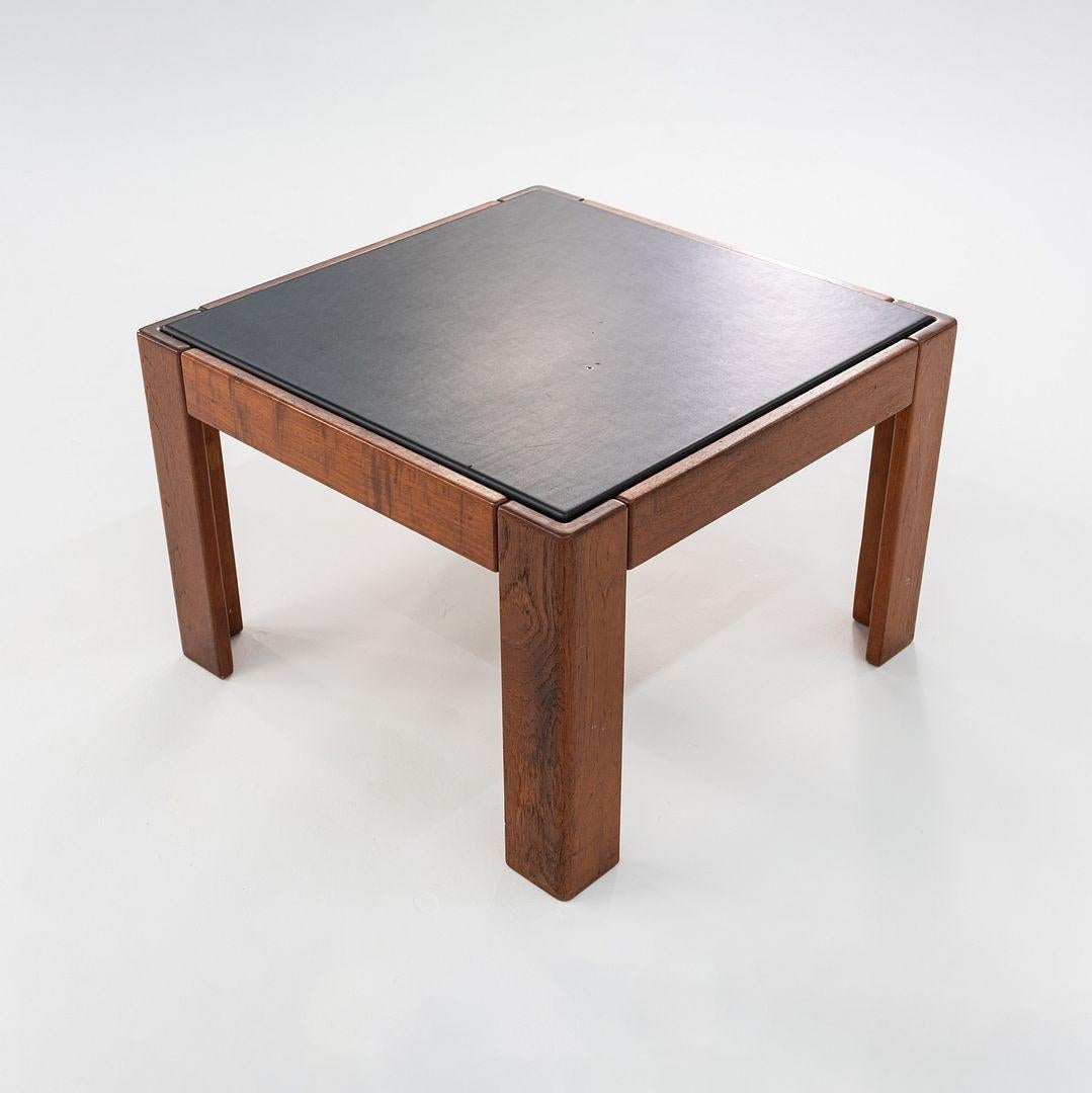Moderne 1970s Jim Eldon for Knoll International Side / Coffee / End Table in Walnut en vente