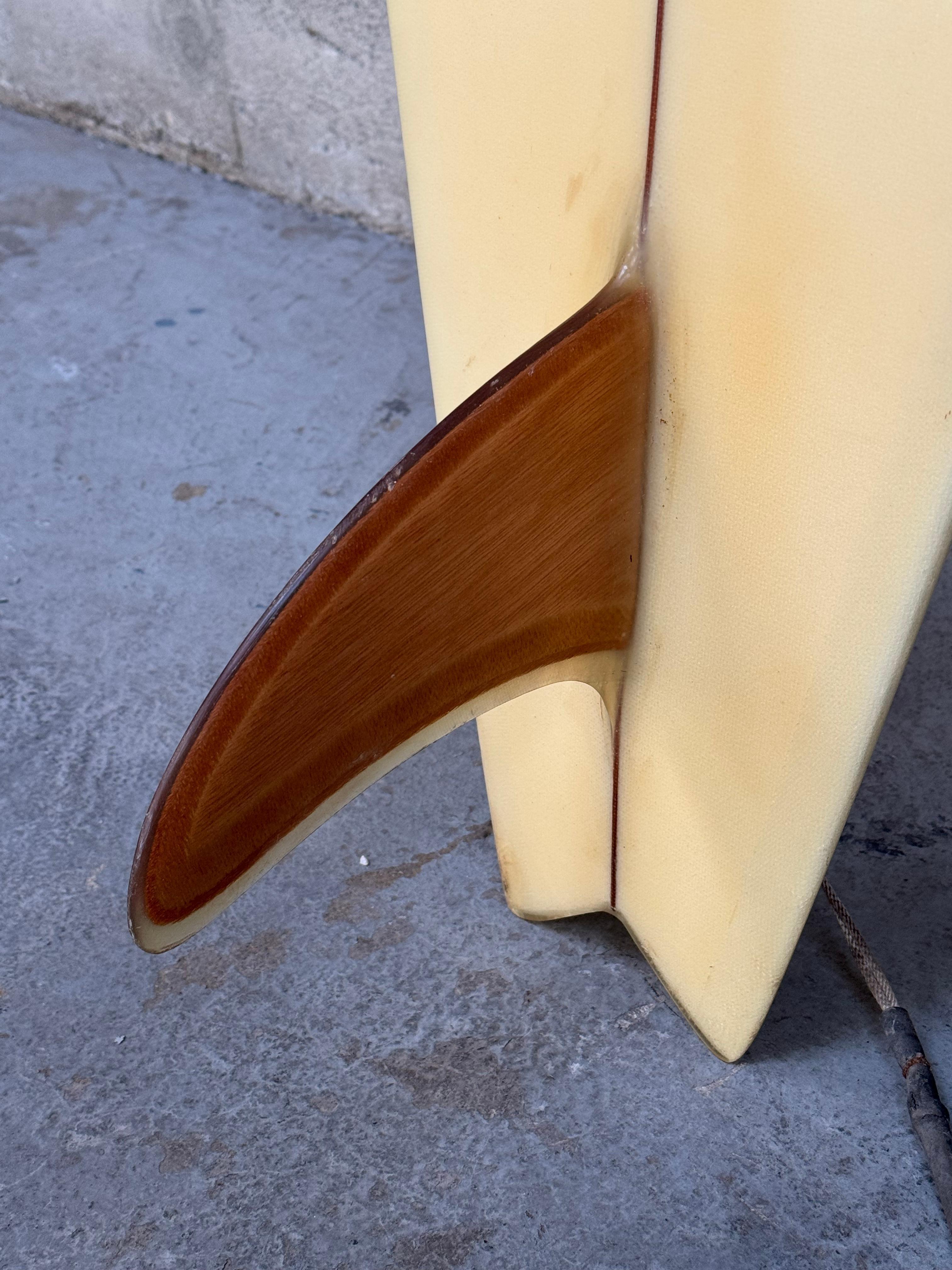1970s Joey Thomas Single Fin Surfboard an Santa Cruz Surf History Artifact In Good Condition For Sale In Oakland, CA