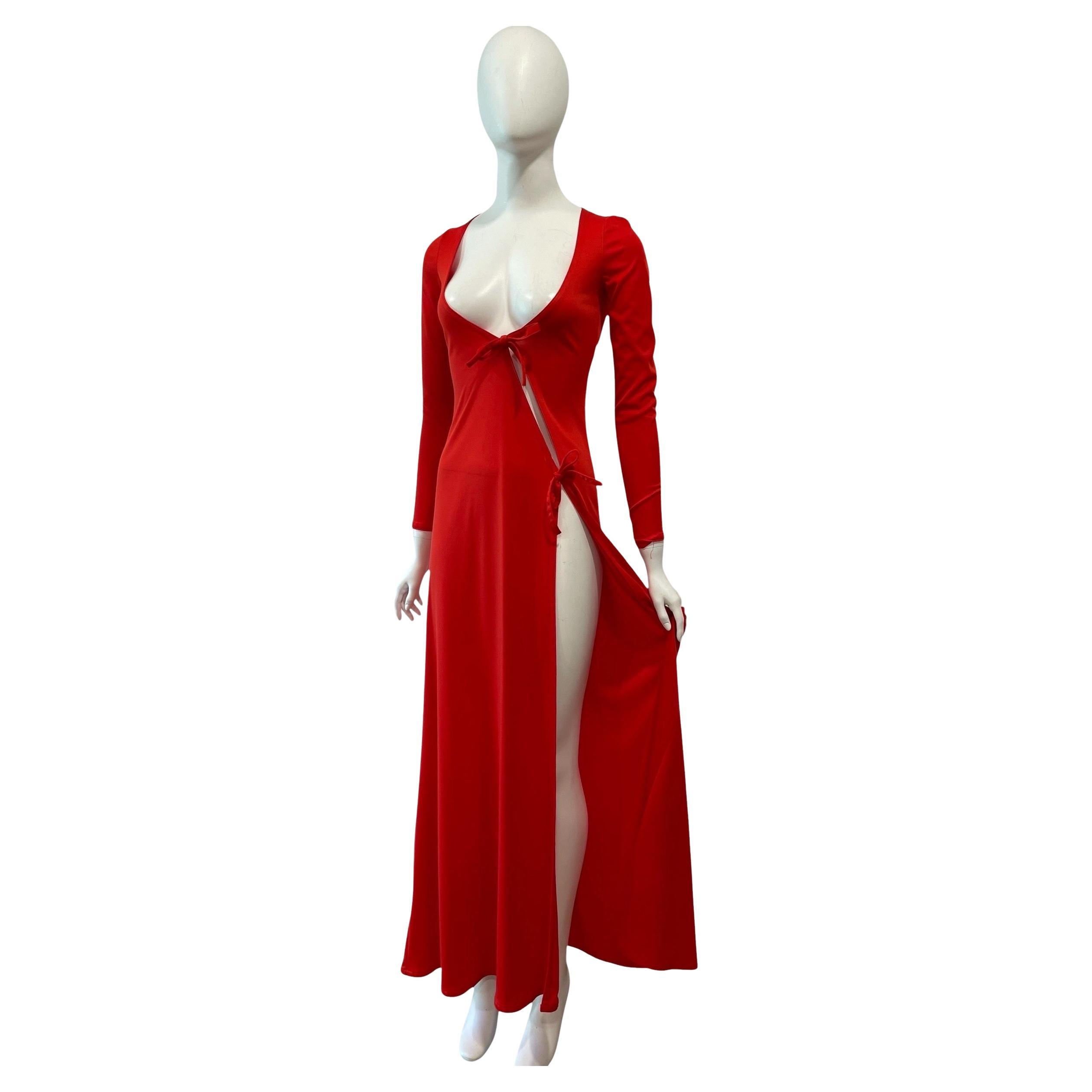 1970er John Kloss rotes Kleid mit Schlitz und hohem Schlitz