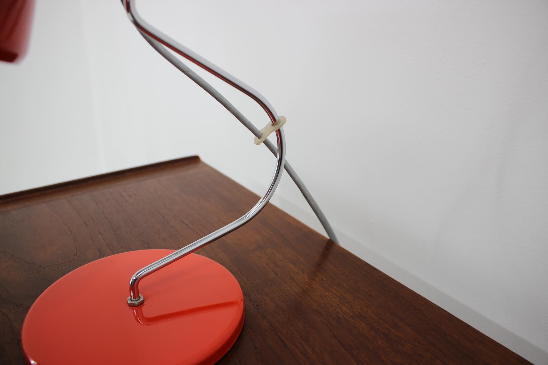 Chrome Lampe de bureau rouge Josef Hurka pour Lidokov, Tchécoslovaquie, années 1970 en vente