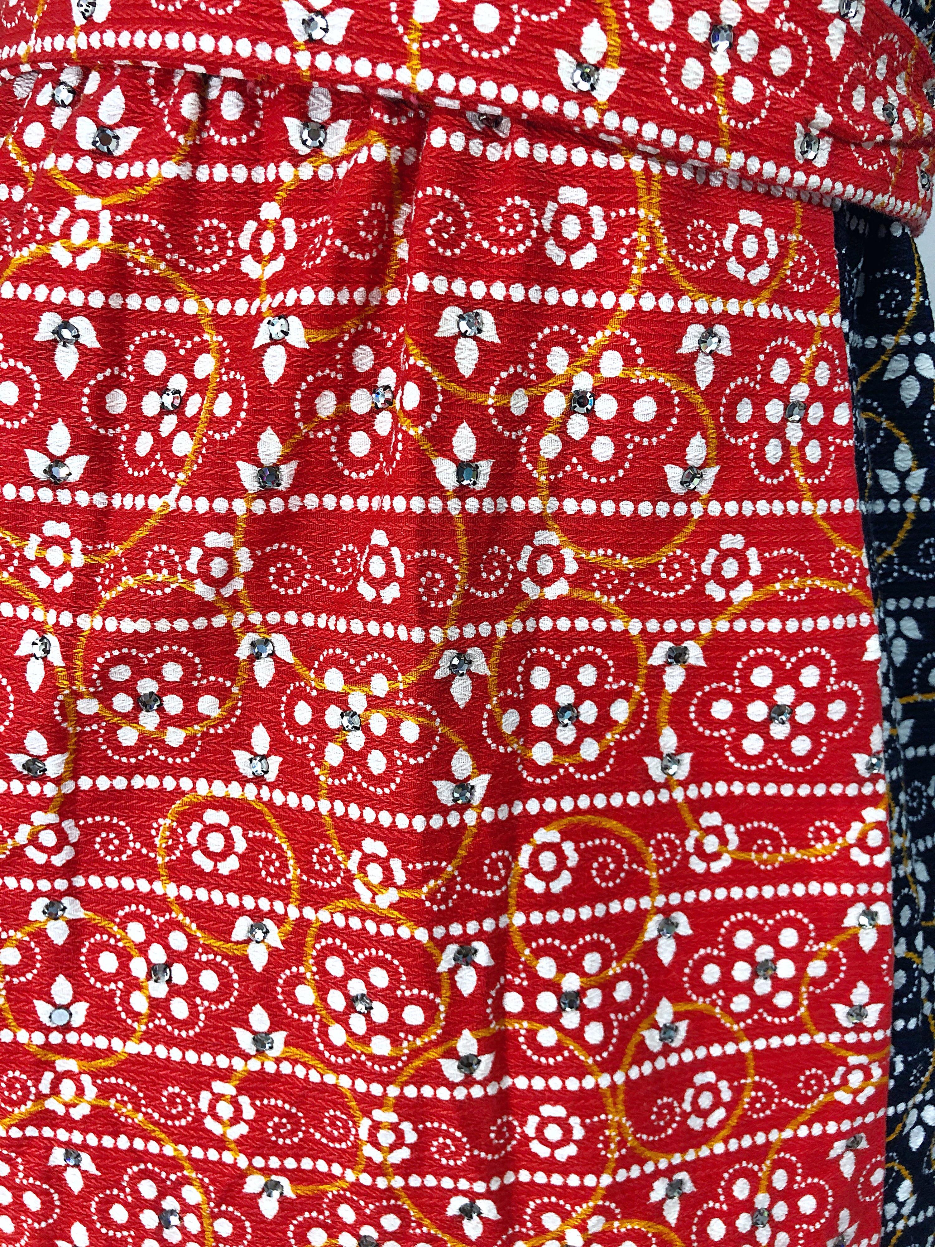 1970s Joseph Brennan Trompe L'Oeil Rojo, Blanco y Azul Rhinestone 70s Vestido Midi Rosa en venta