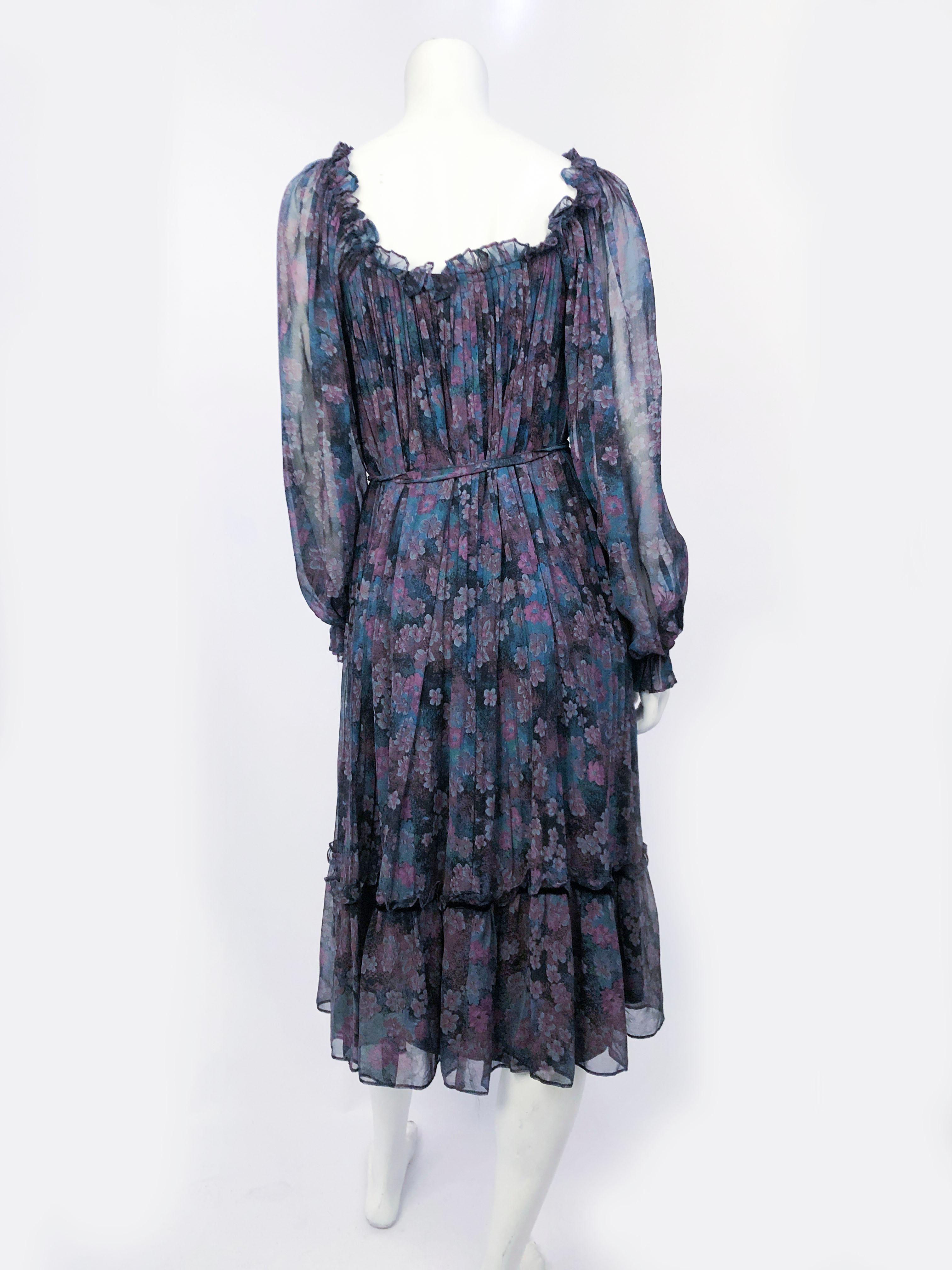 1970s Joseph Magnin Bohemian Floral Printed Dress In Good Condition For Sale In San Francisco, CA