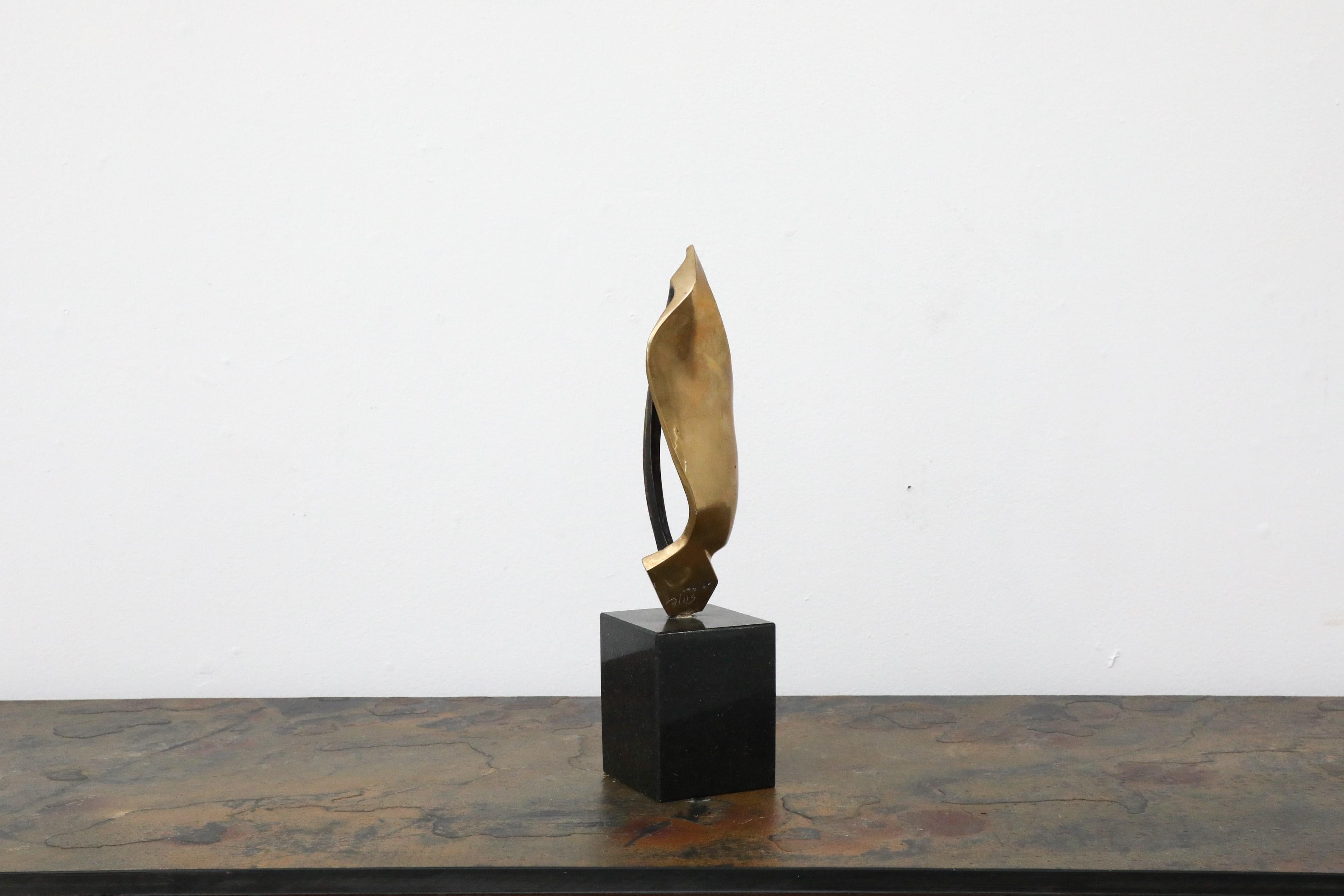Moderne Sculpture moderne Conductor en laiton et marbre de Joseph Sloan des années 1970 en vente