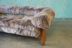 1970 Jules Heumann pour Metropolitan Furniture Canapé en laine de mouton islandaise