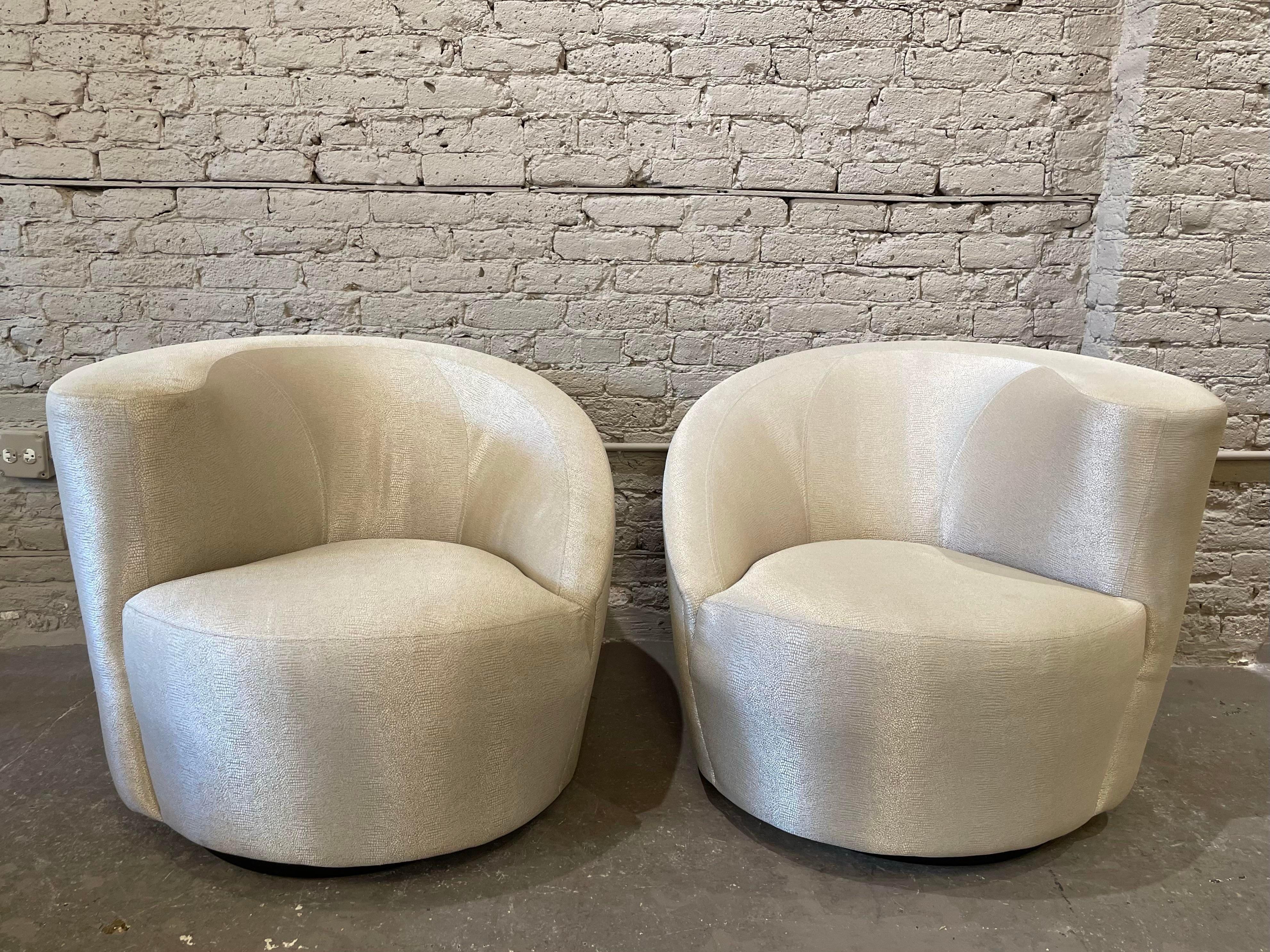 1970s Kagan Directional Nautilus Swivel Chairs Vintage - a Pair For Sale 3
