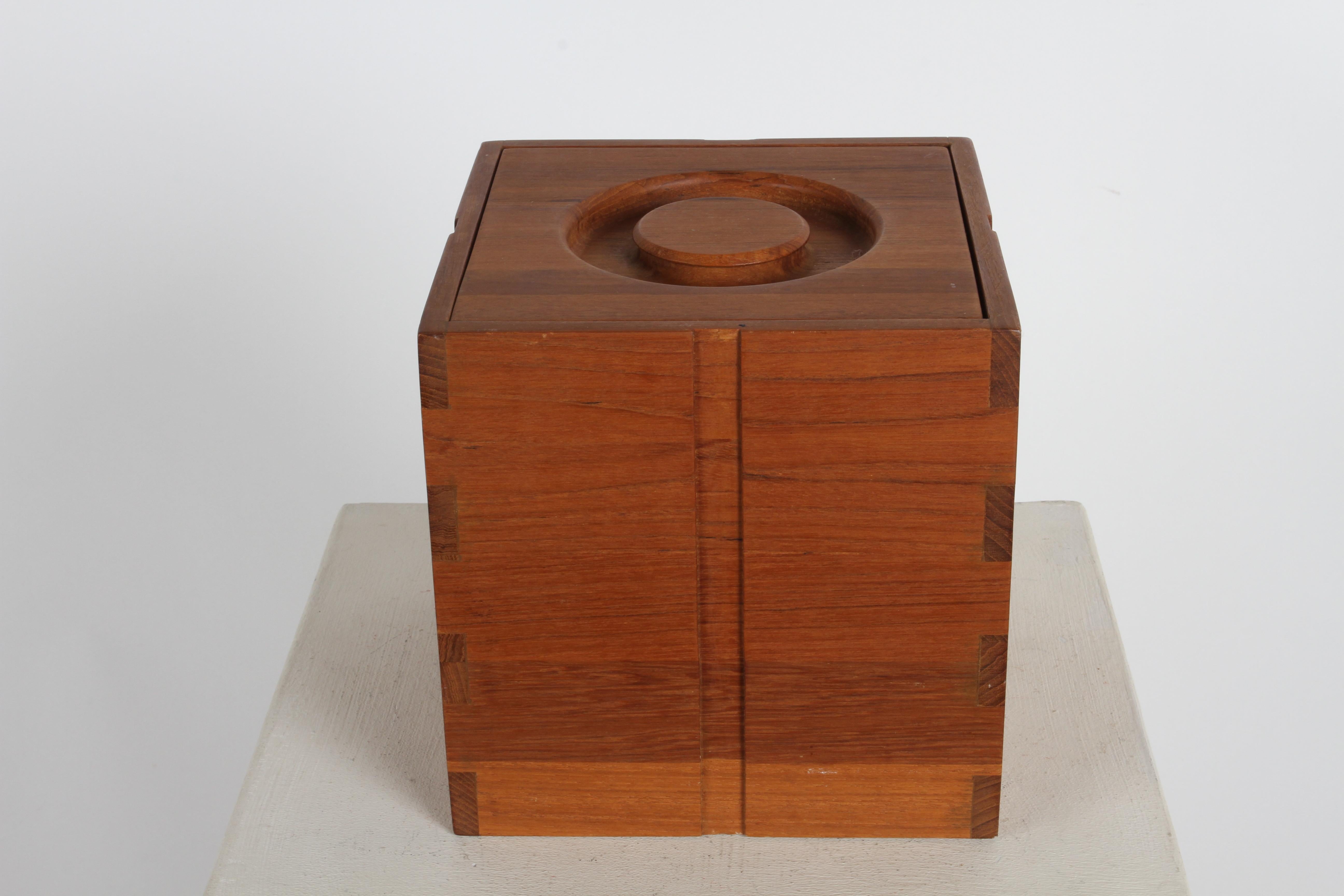 1970s Kalmar Designs Teak Wood Ice Bucket with Thongs - Danish Modern Style - In Good Condition For Sale In St. Louis, MO