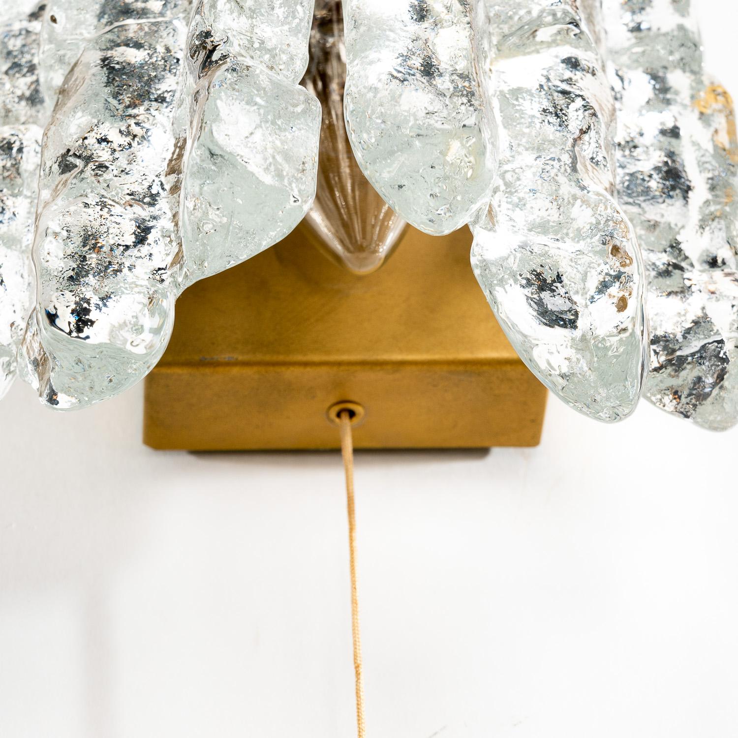 1970's Kalmar Ice Crystal Glass Sconce In Good Condition For Sale In Schoorl, NL