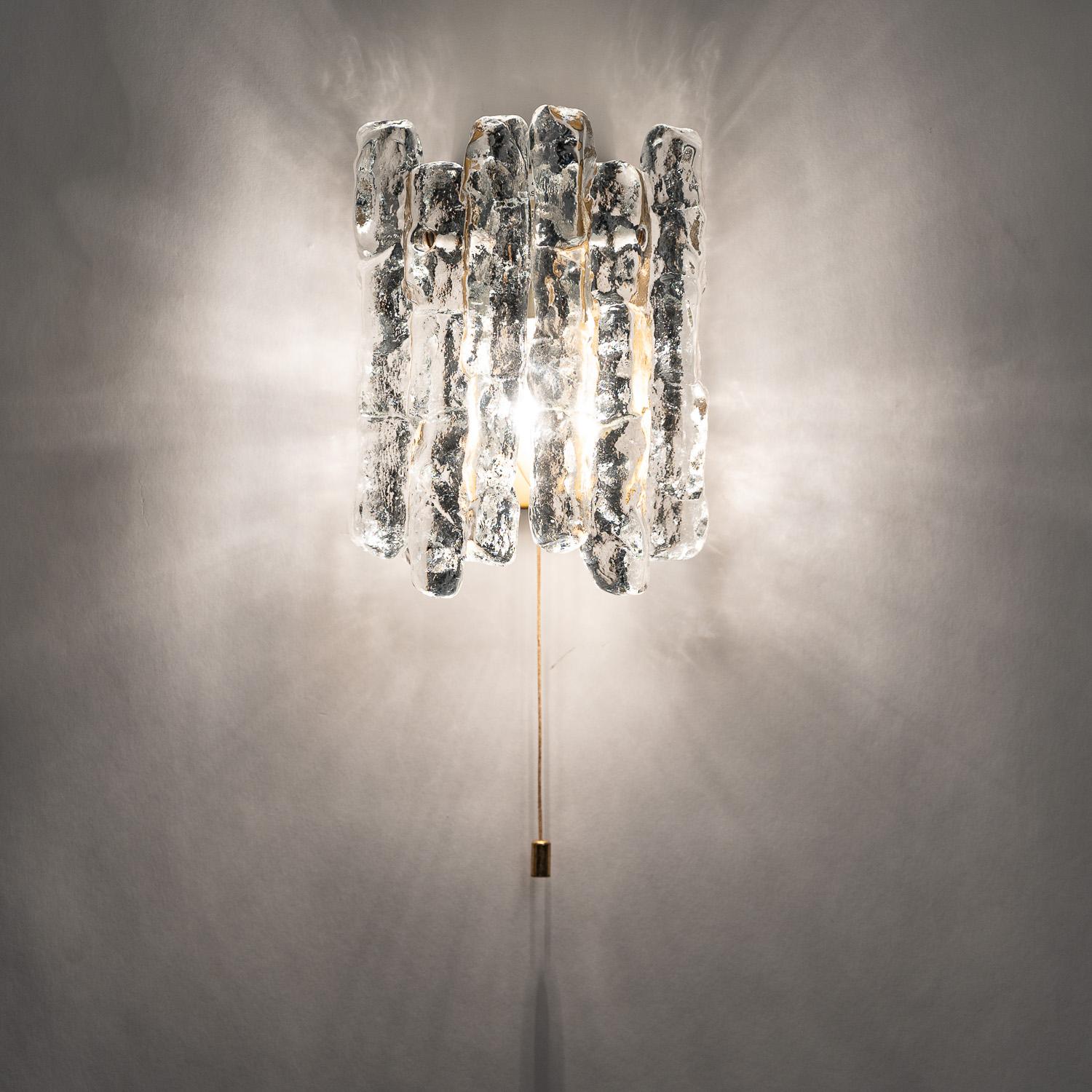 Lámpara de cristal de hielo Kalmar de los años 70 en venta 2