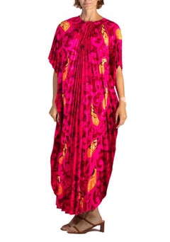 1970S Kamehameka Pink & Red Cotton Barkcloth Pleated Hawaiian Kaftan Dress
