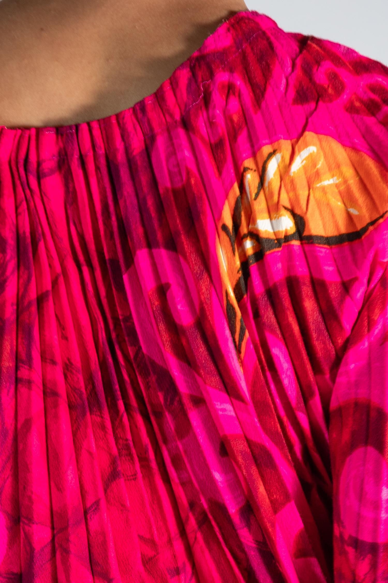 1970S Kamehameka Pink & Red Cotton Barkcloth Pleated Hawaiian Kaftan Dress For Sale 5