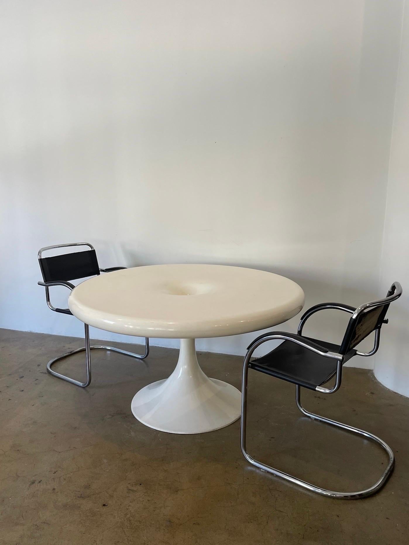 Table de salle à manger Kantarelli de l'ère spatiale, conçue par Eero Aarnio, 1970. Vintage, en excellent état.