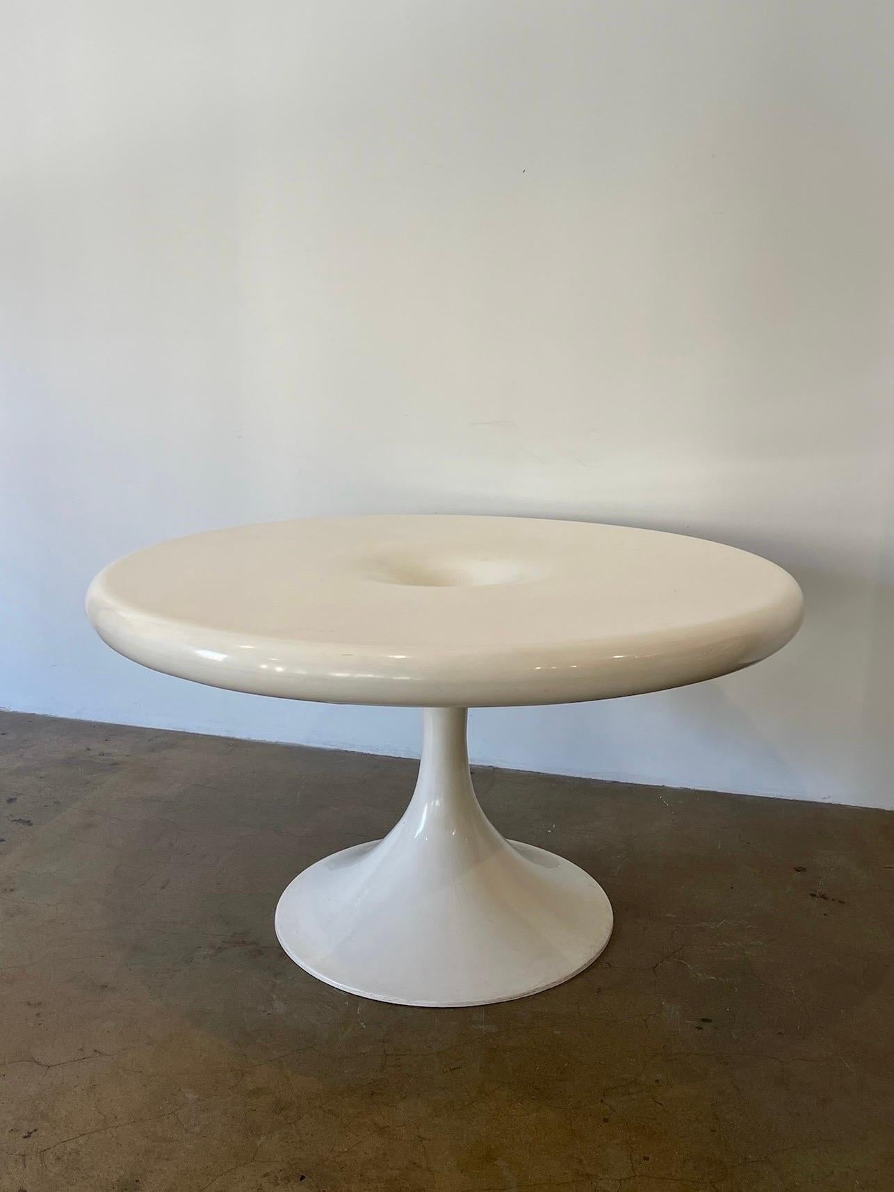 Finlandais Table de salle à manger Kantarelli des années 1970 par Eero Aarnio en vente