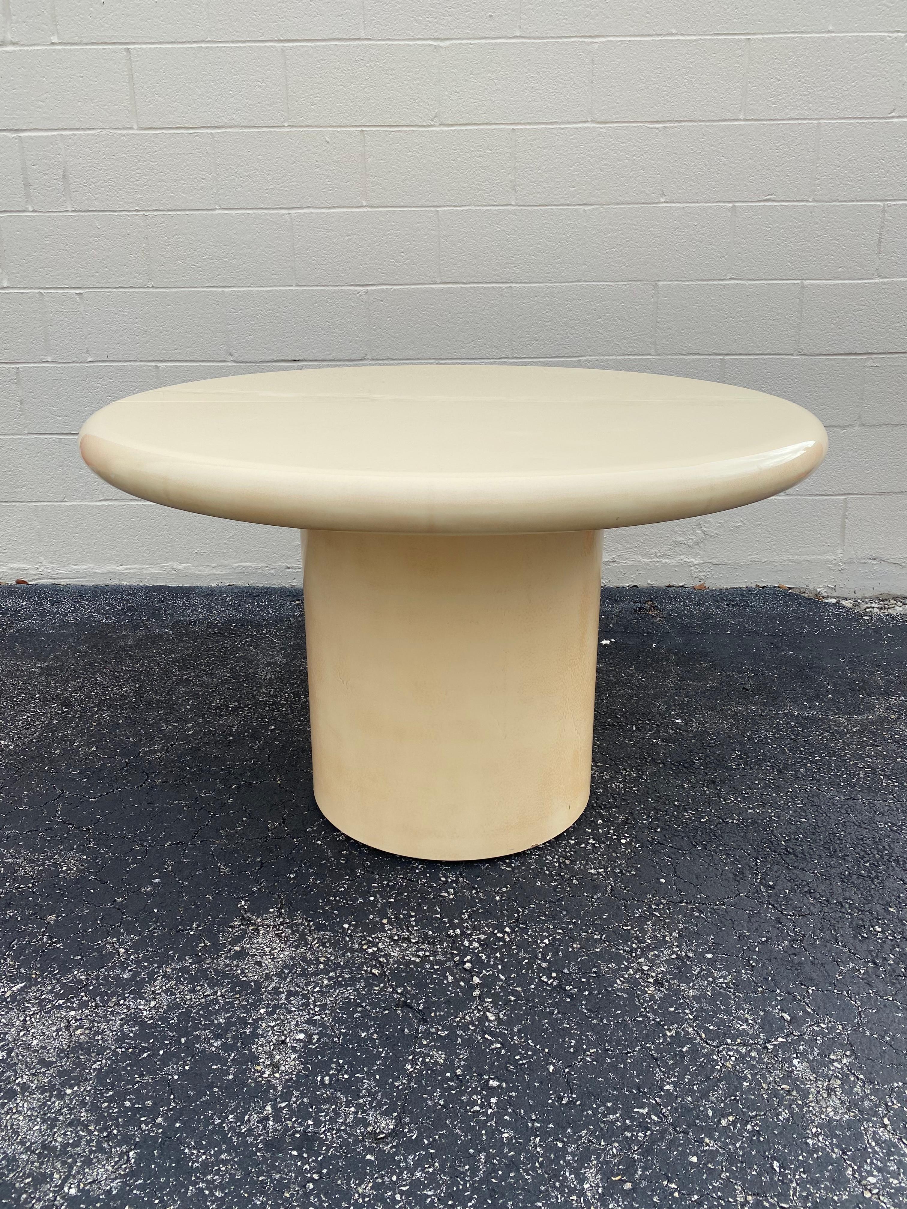1970s Karl Springer Style Goatskin Extending Round Oval  Dining Room Table In Good Condition For Sale In Fort Lauderdale, FL