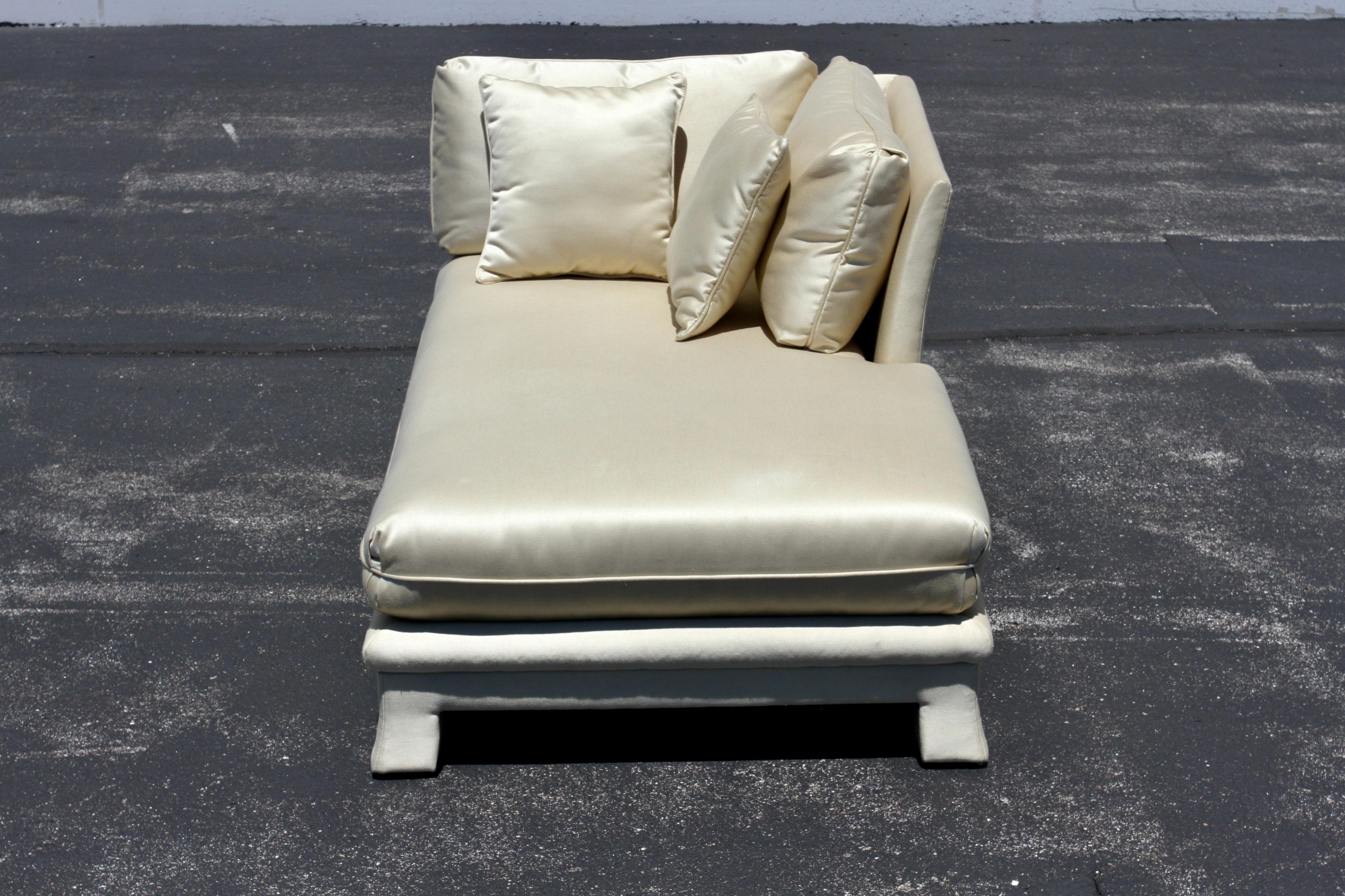 Upholstery 1970s Karl Springer Style Chaise Lounge Sofa by Bernhardt Flair in Golden Silk For Sale