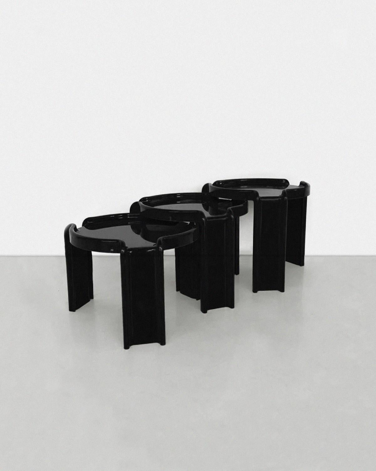 Post-Modern 1970s Kartell Black ABS Plastic Nesting Tables by Giotto Stoppino, Set of 3