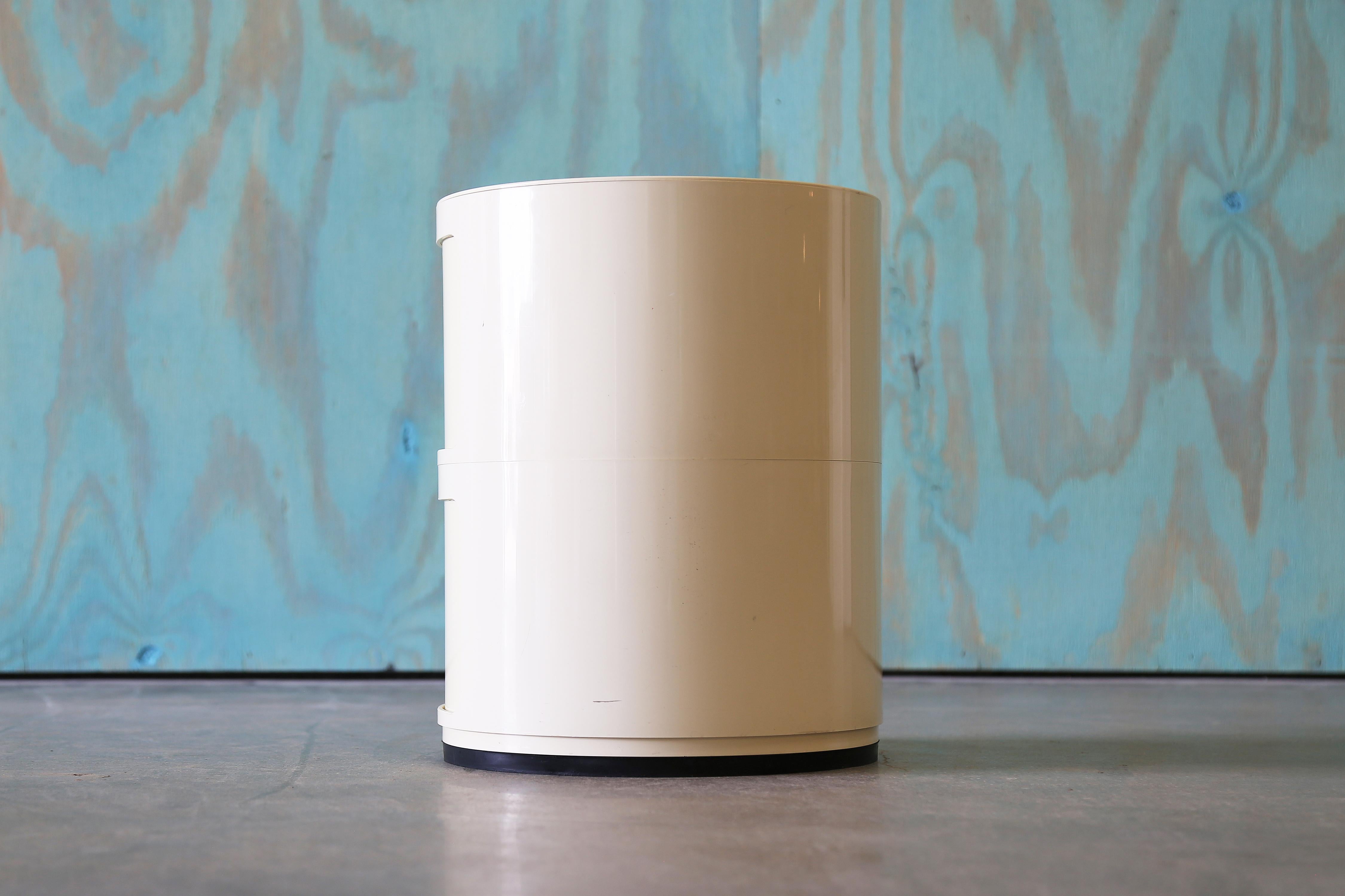 1970er Kartell Italien Componibili 2-stöckige moderne Aufbewahrungsschränke von Anna Castelli im Zustand „Relativ gut“ im Angebot in Virginia Beach, VA