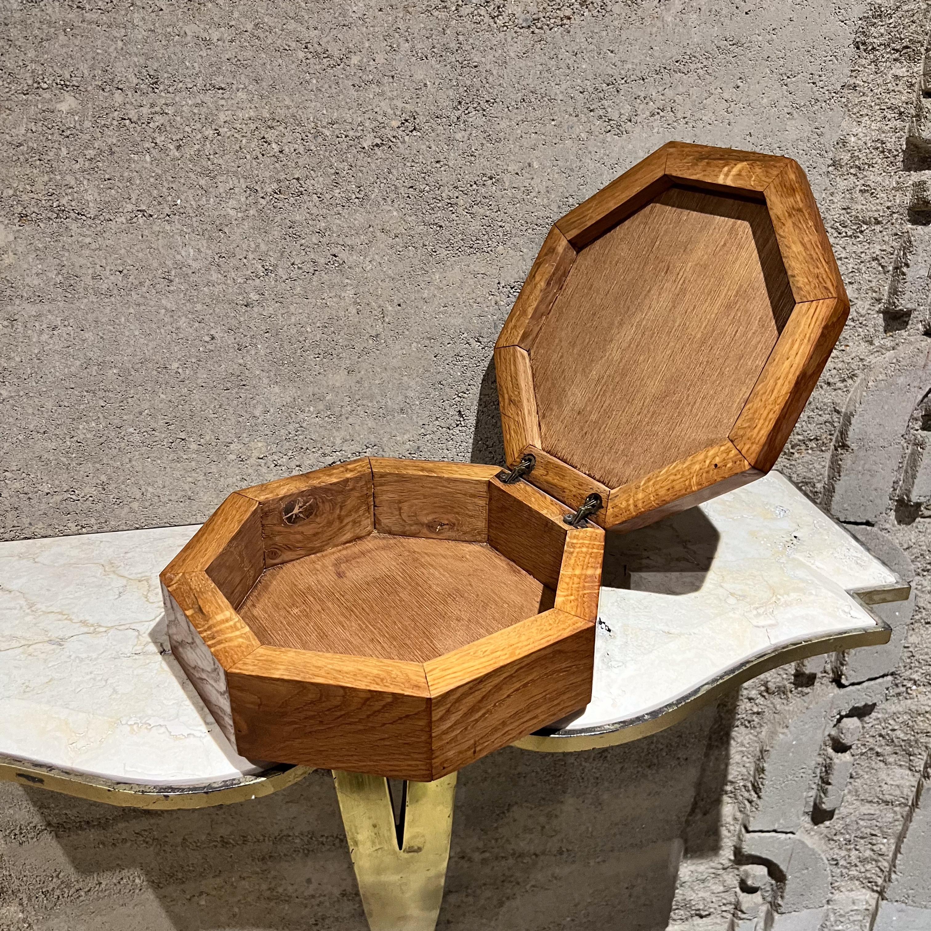 1970er Jahre Keepsake Box Achteckig Oak Wood Marquetry im Angebot 1