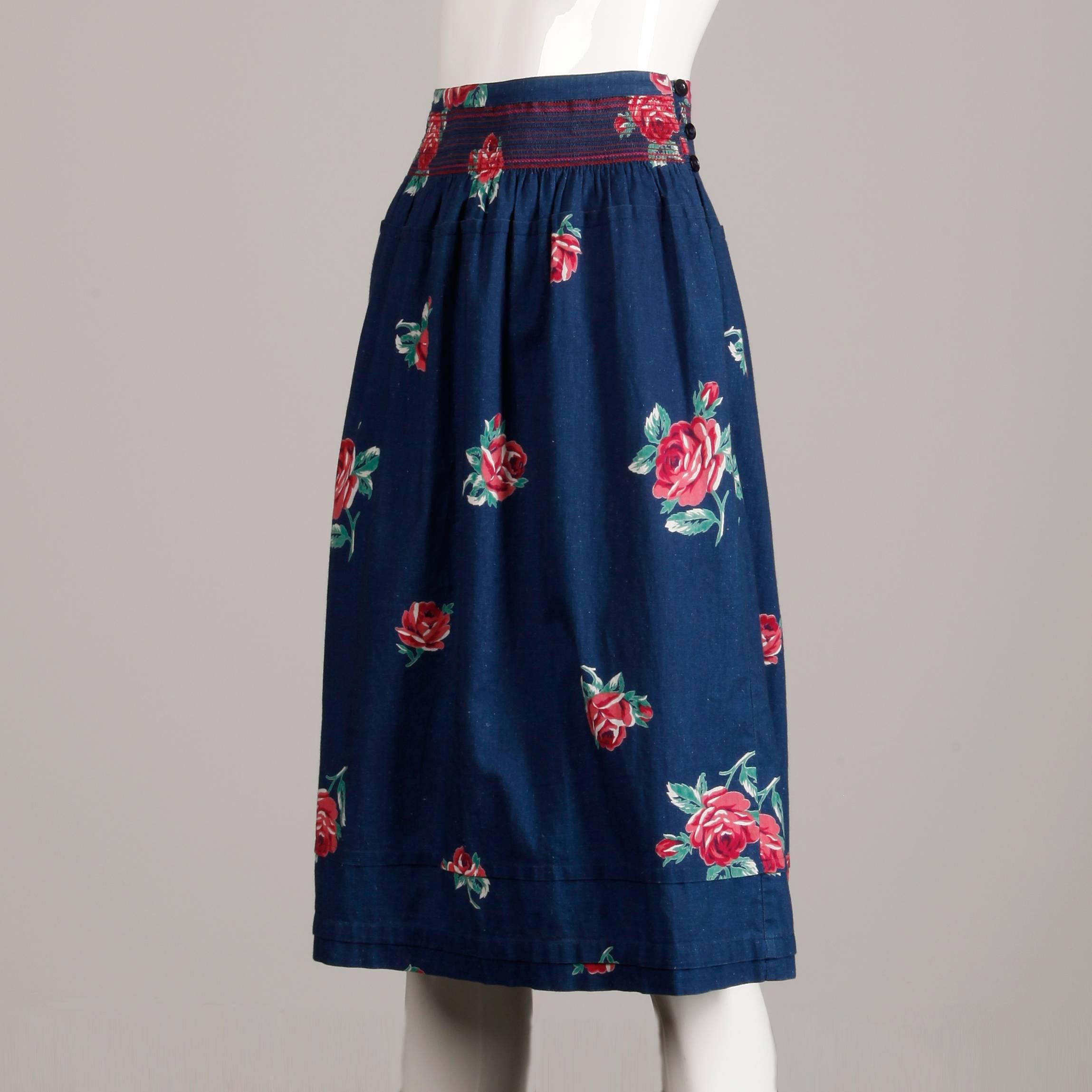 Donna 1970s Kenzo Vintage Blue Denim Chambray Jeans Skirt with Floral Rose Print in vendita