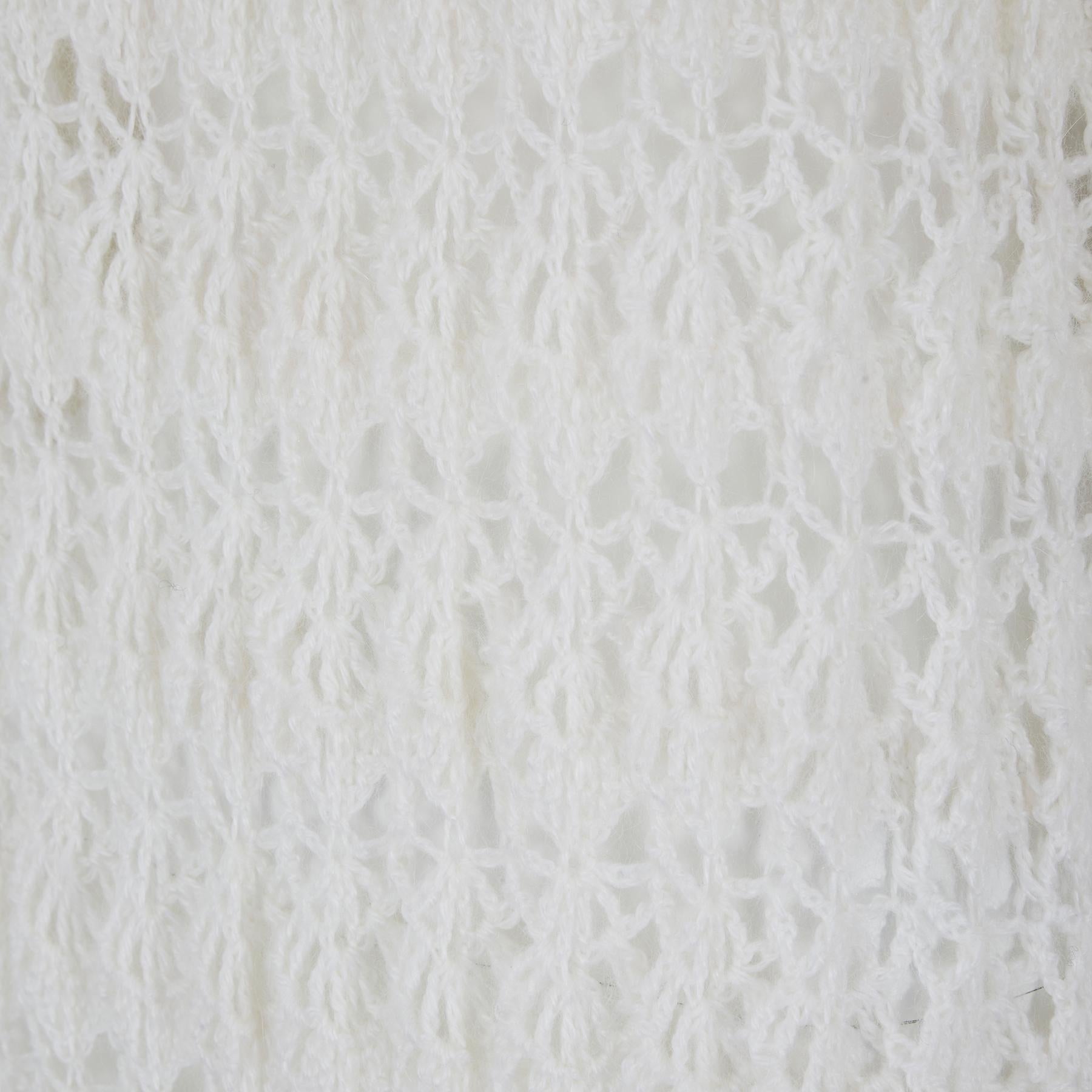 Robe longue en laine blanche tricotée des années 1970 Pour femmes en vente